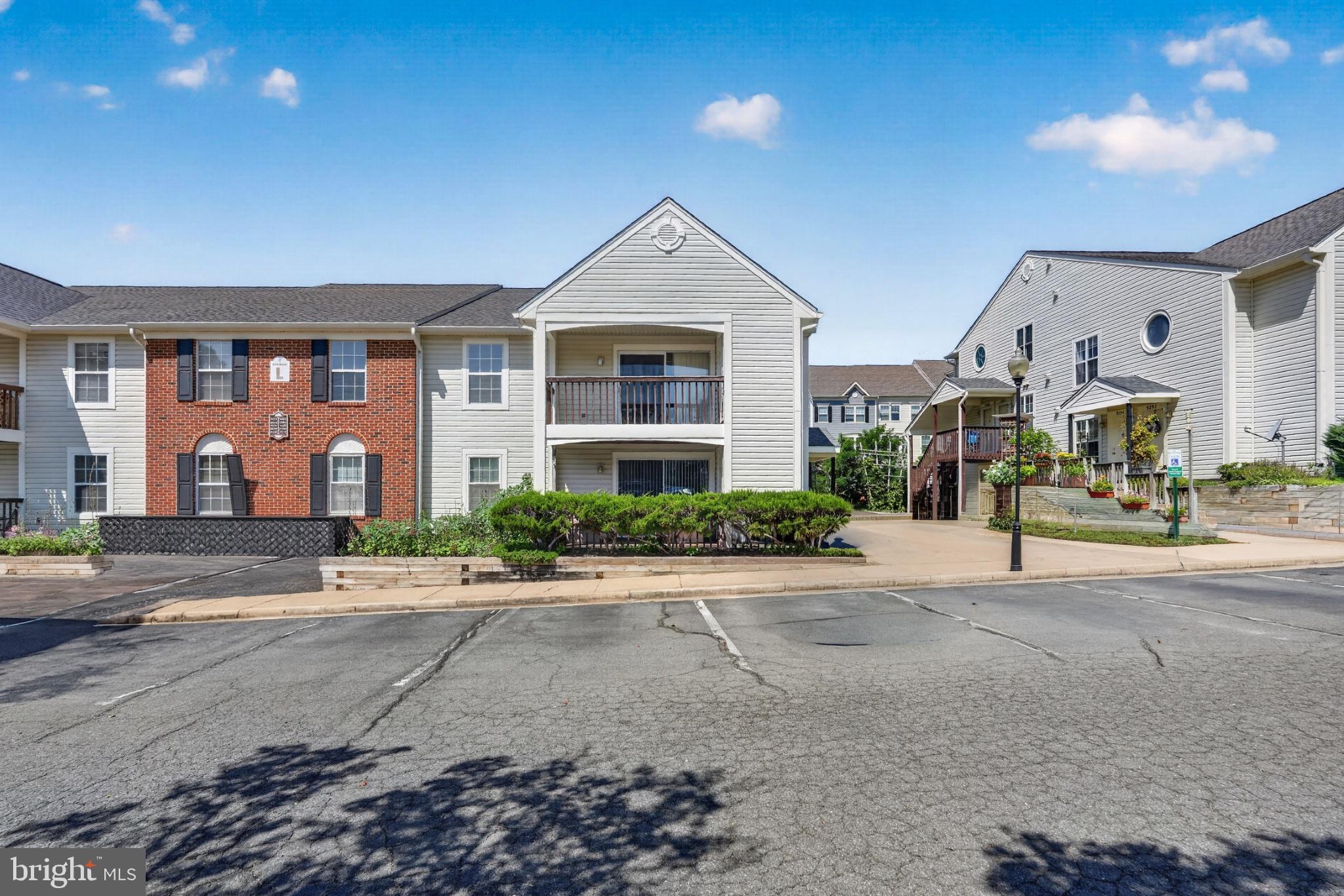 Welcome to this charming 936 sq ft Rolling Oaks condo unit, conveniently located in the city of Manassas within walking distance to Old Town, Resto, Shop, Banks and the VRE.
This home features 2 bedrooms and 2 full bathrooms, with fresh paint and new carpeting throughout. The entry foyer and staircase lead to an open main level, which includes a spacious living room with a vaulted ceiling. A sliding glass door opens to a relaxing balcony and extra storage space.
Located in a small complex within a quiet community, this condo offers plenty of parking spaces and comes with parking stickers and a guest parking tag.