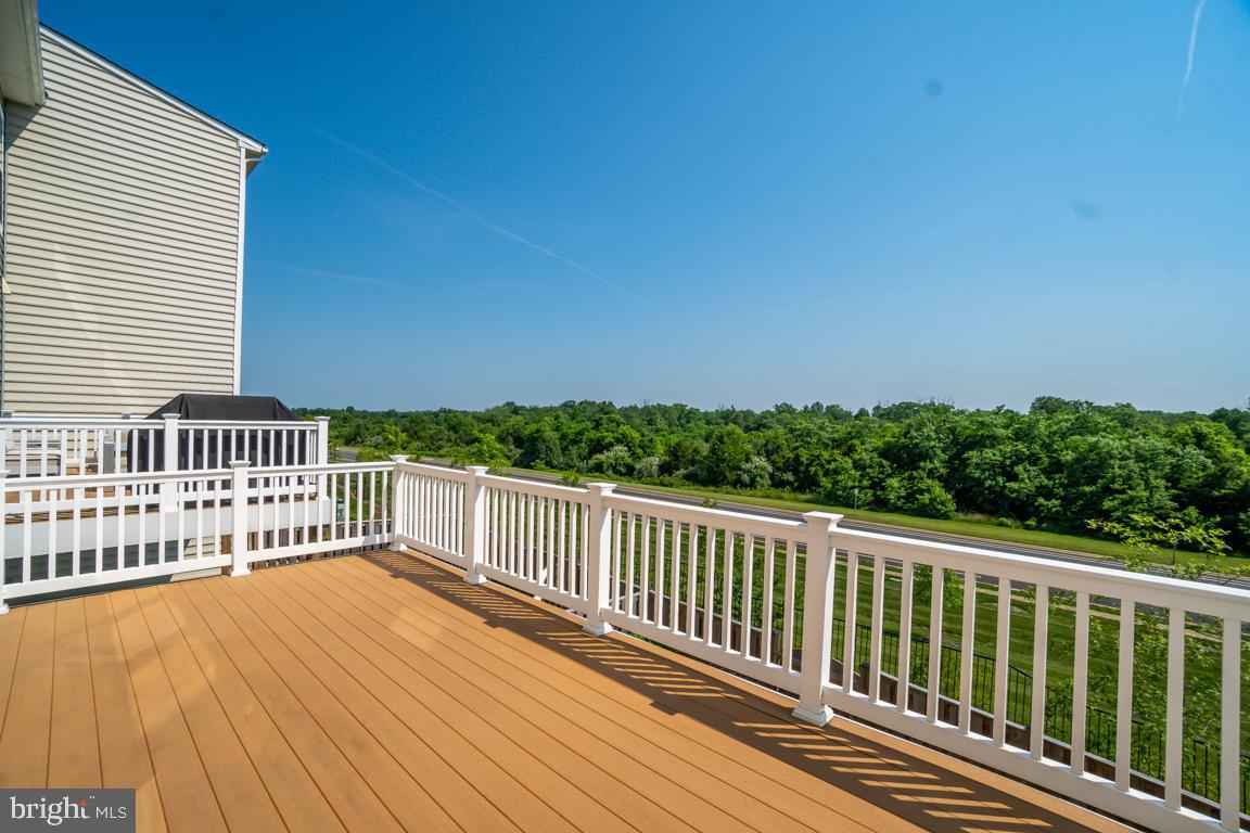OVERLOOK - Residential Lease