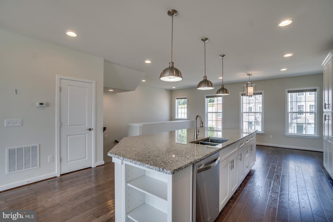OVERLOOK - Residential Lease
