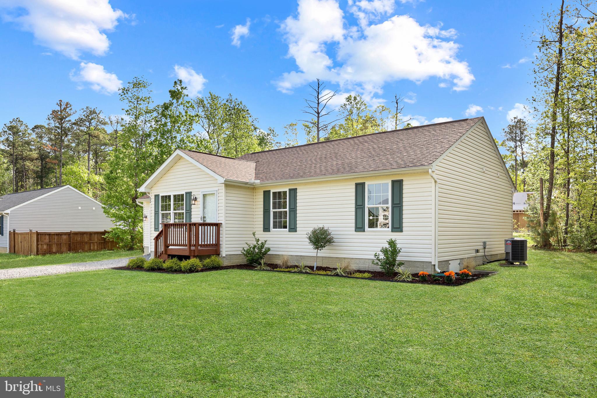 LAKE CAROLINE - Residential