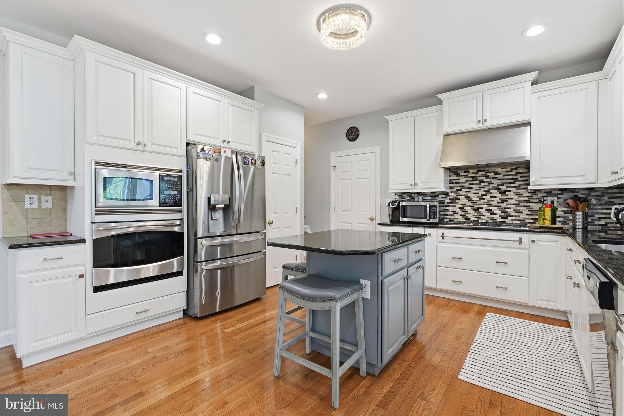 WELLINGTON ESTATES - Residential