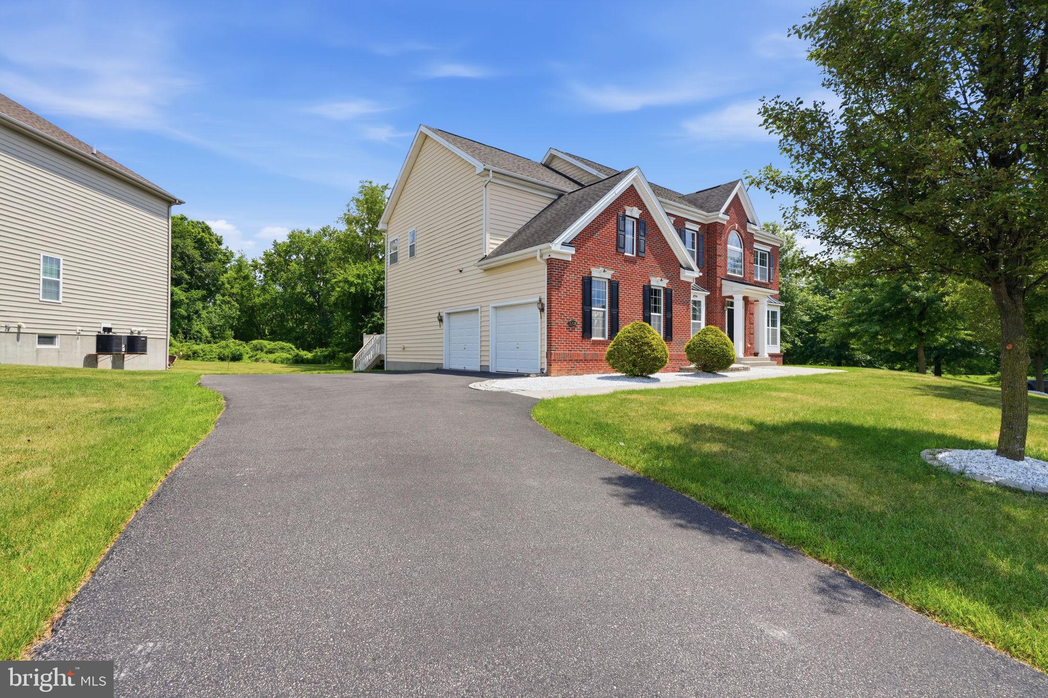 WELLINGTON ESTATES - Residential
