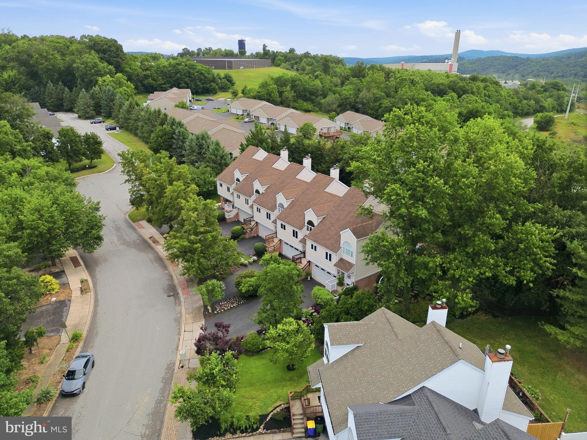 WOODLAND VIEW - Residential