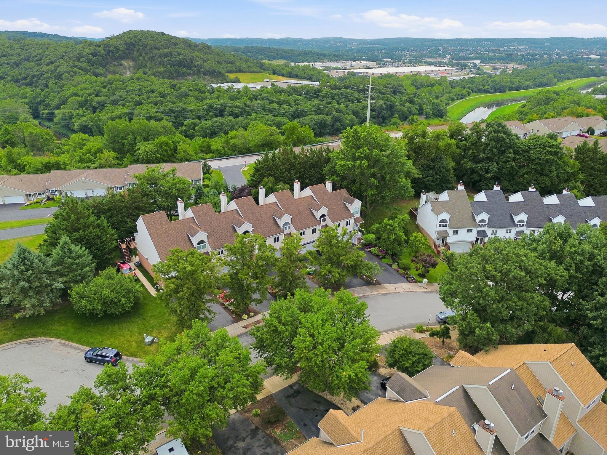 WOODLAND VIEW - Residential