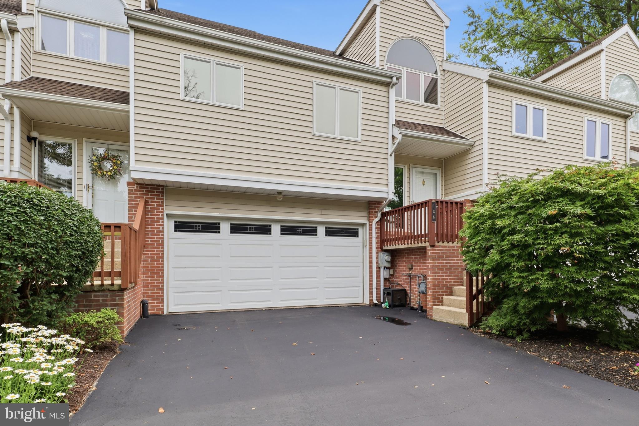 WOODLAND VIEW - Residential