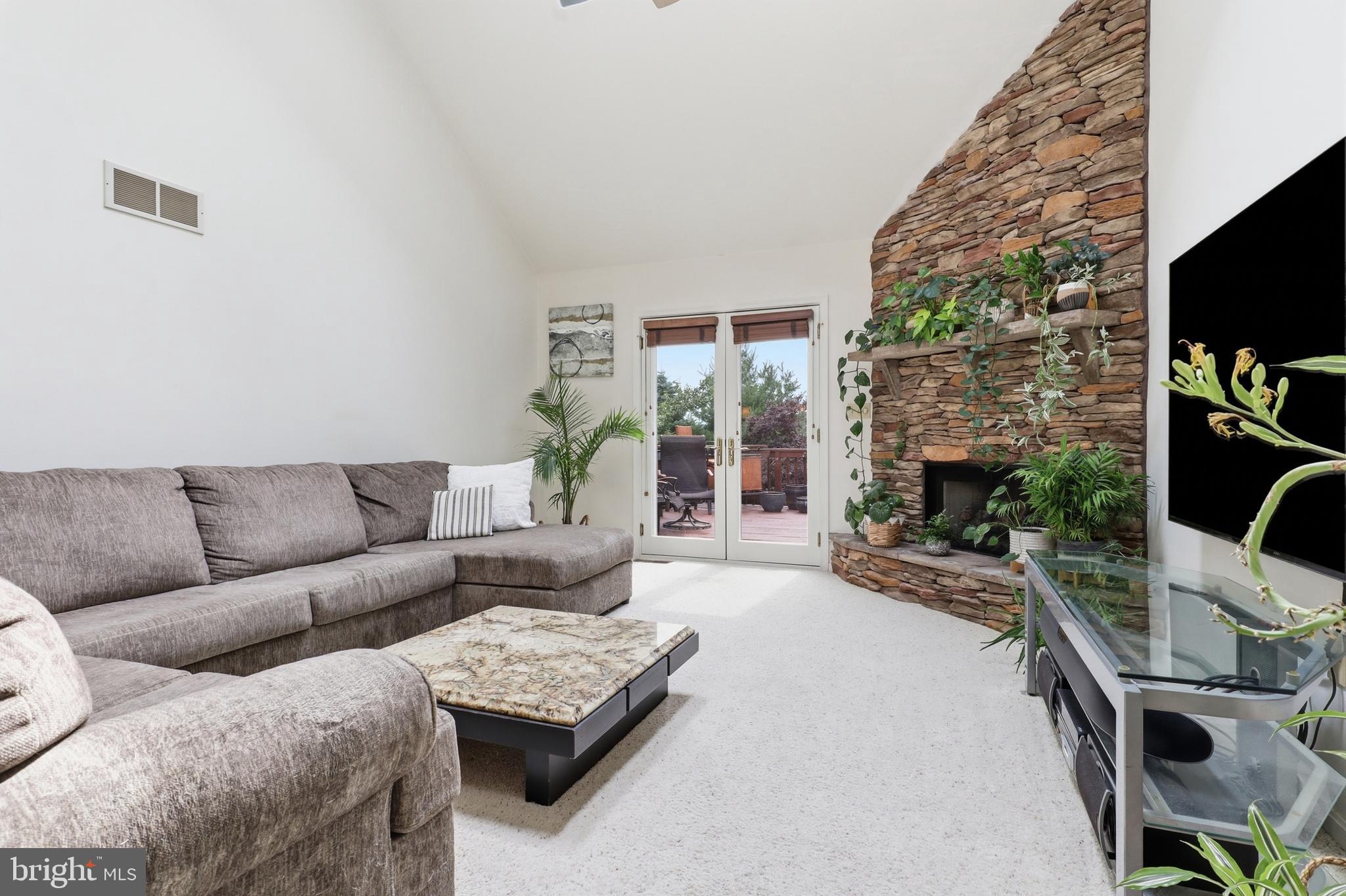 WOODLAND VIEW - Residential