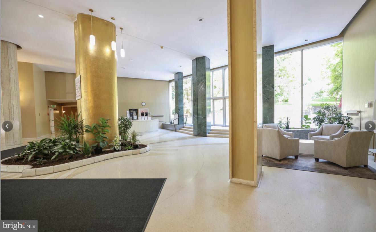 ELKINS PARK HOUSE - Residential