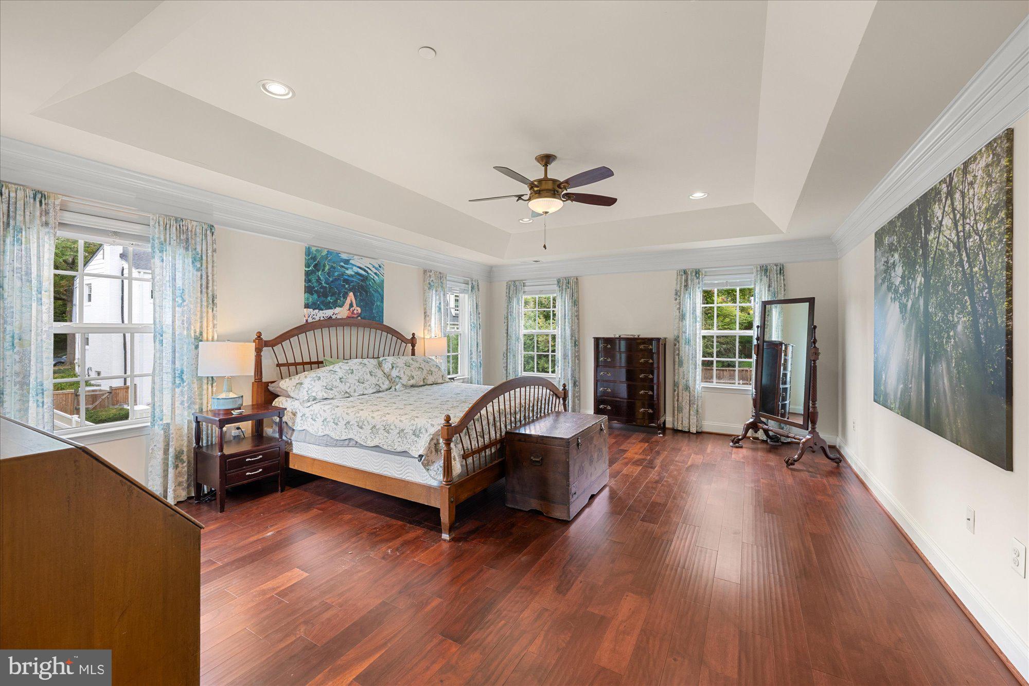 CHEVY CHASE HILLS - Residential