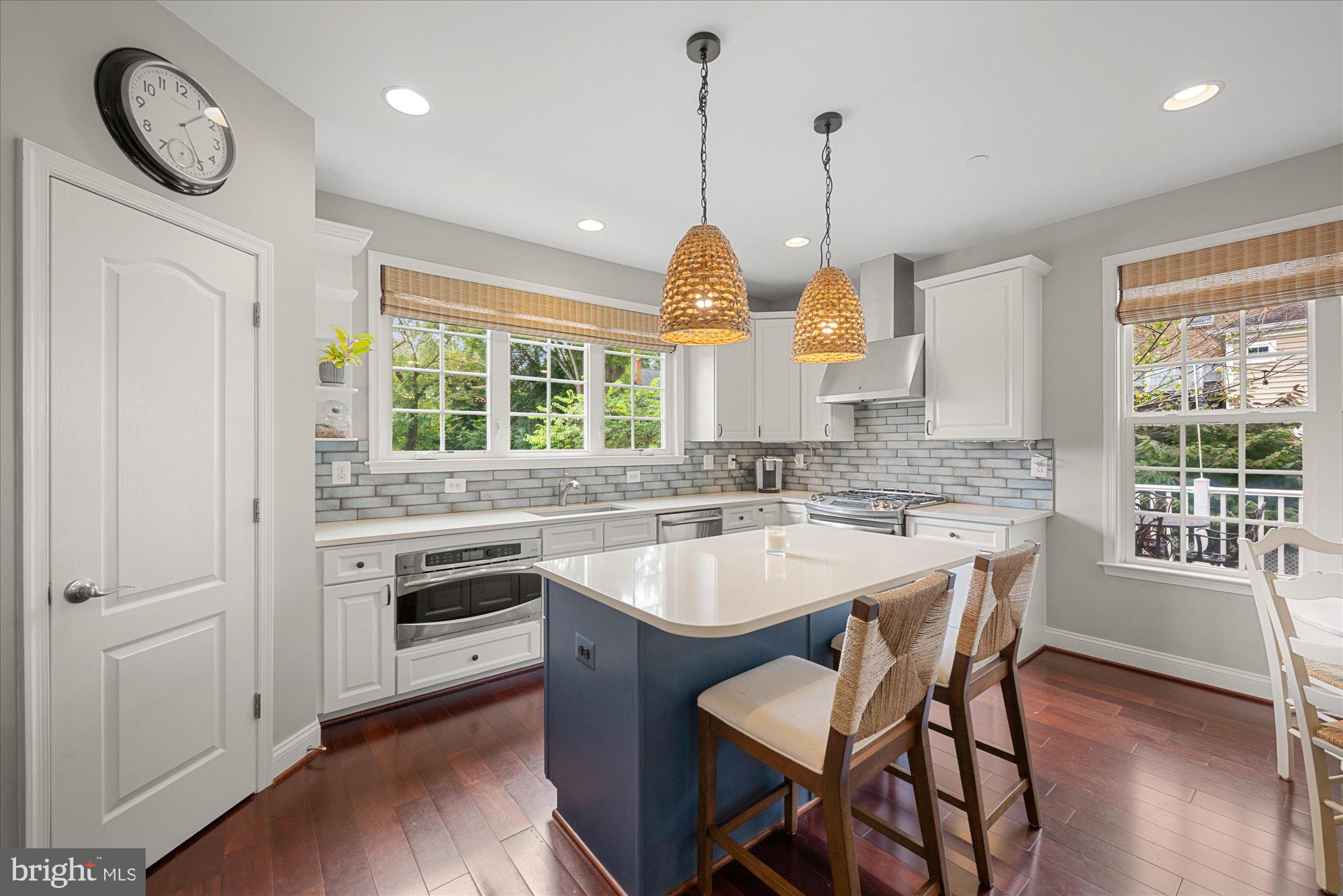 CHEVY CHASE HILLS - Residential