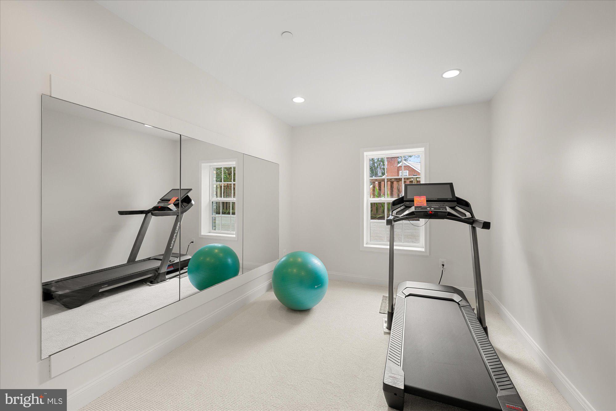 CHEVY CHASE HILLS - Residential