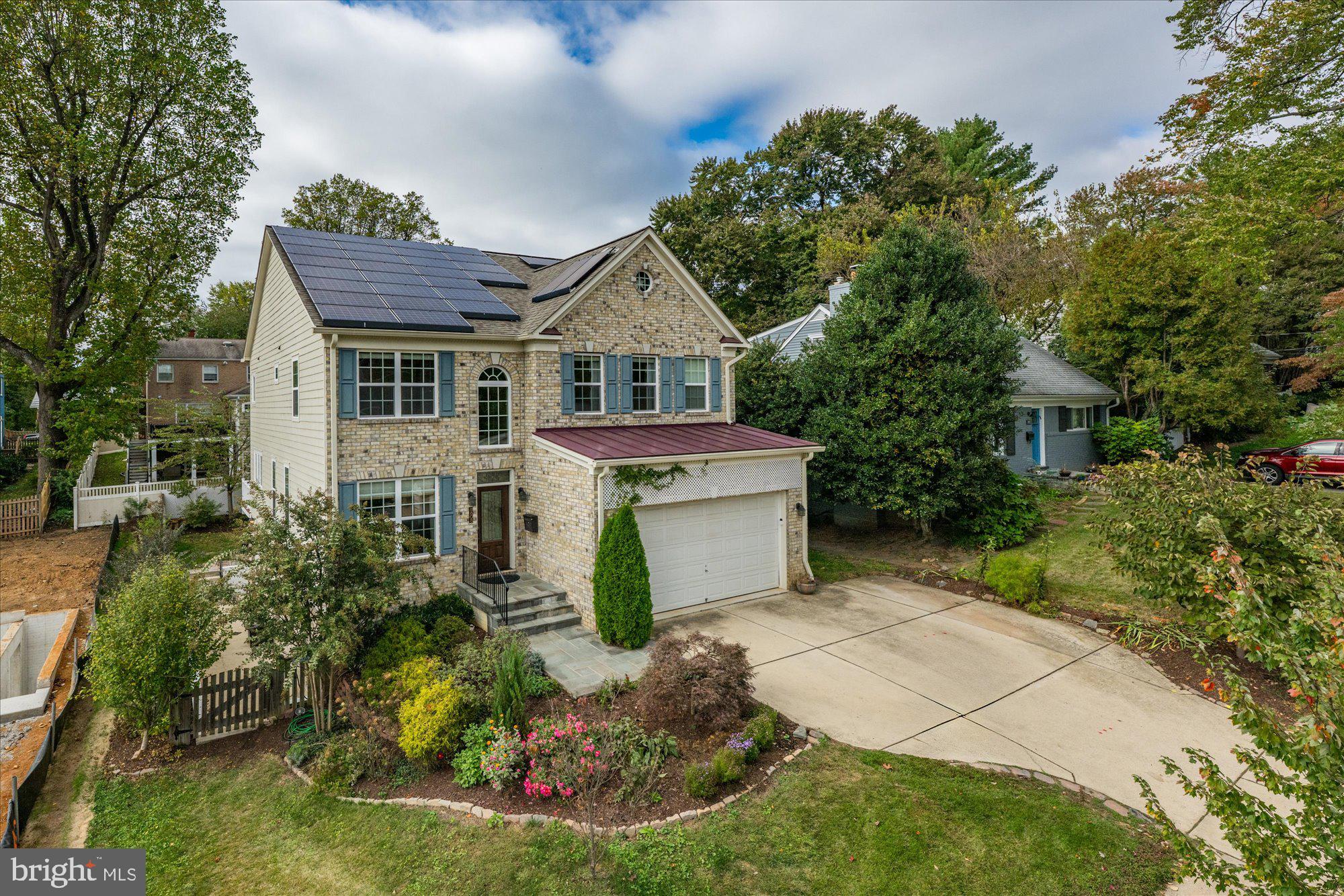 CHEVY CHASE HILLS - Residential