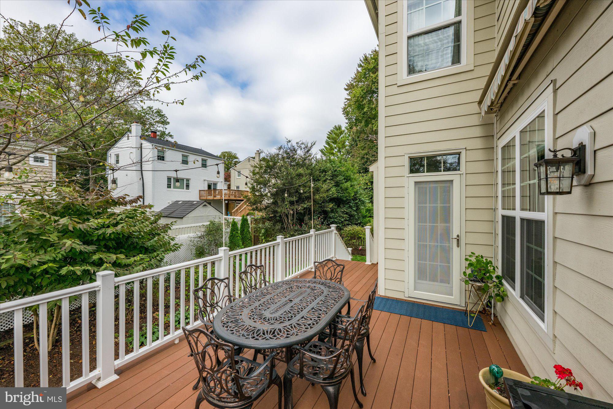 CHEVY CHASE HILLS - Residential