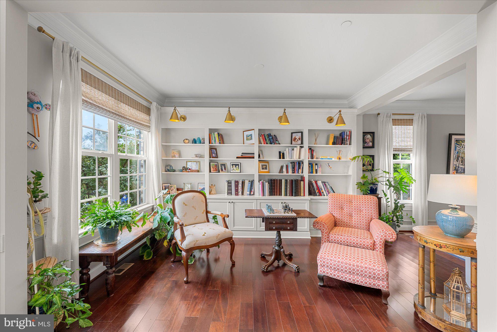 CHEVY CHASE HILLS - Residential