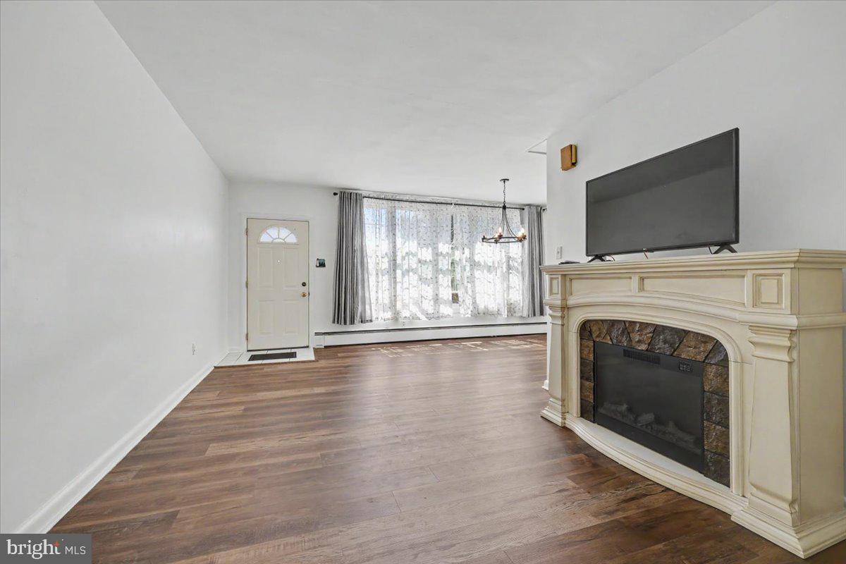 BUSTLETON - Residential