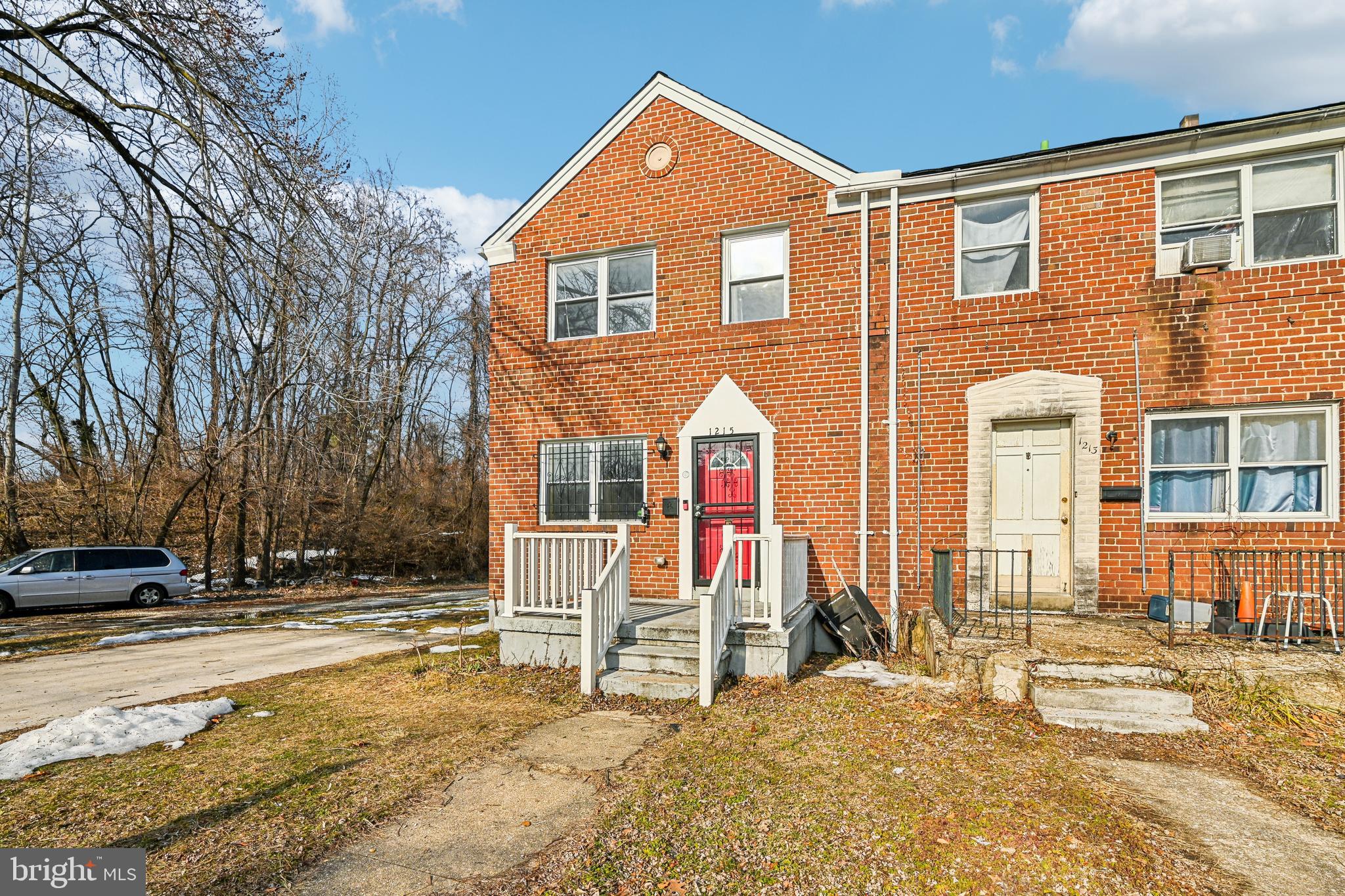 TEN HILLS - Residential