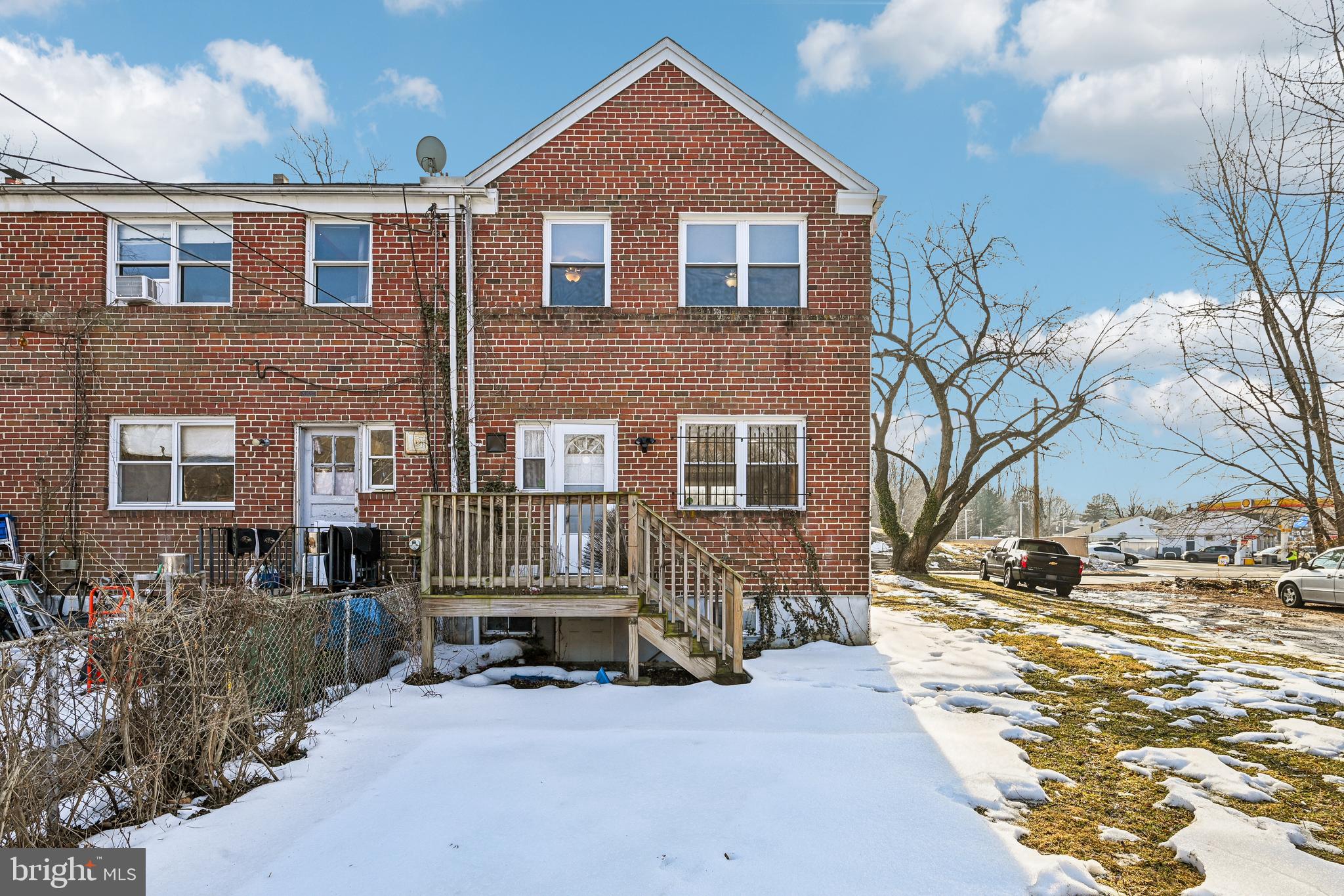 TEN HILLS - Residential