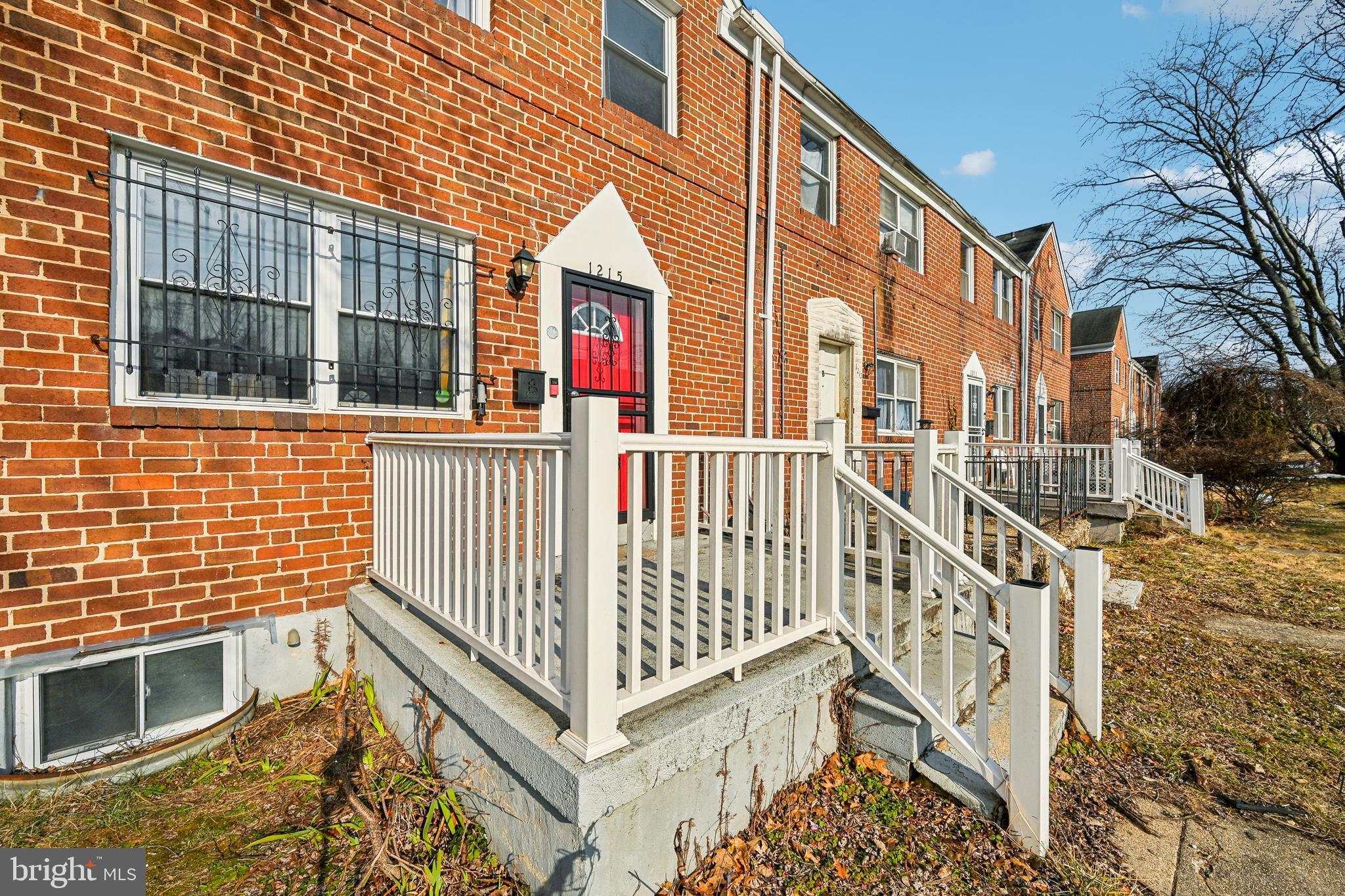 TEN HILLS - Residential