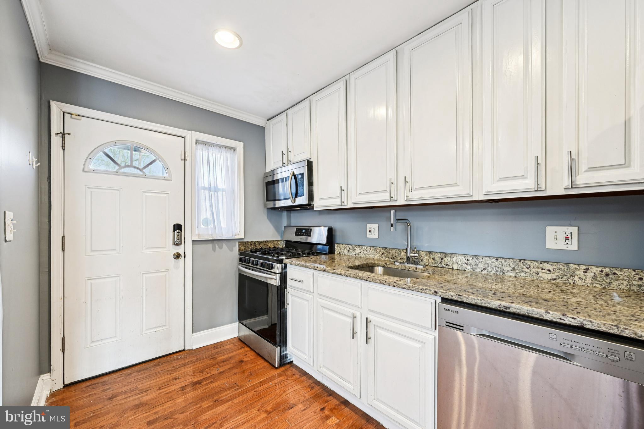 TEN HILLS - Residential