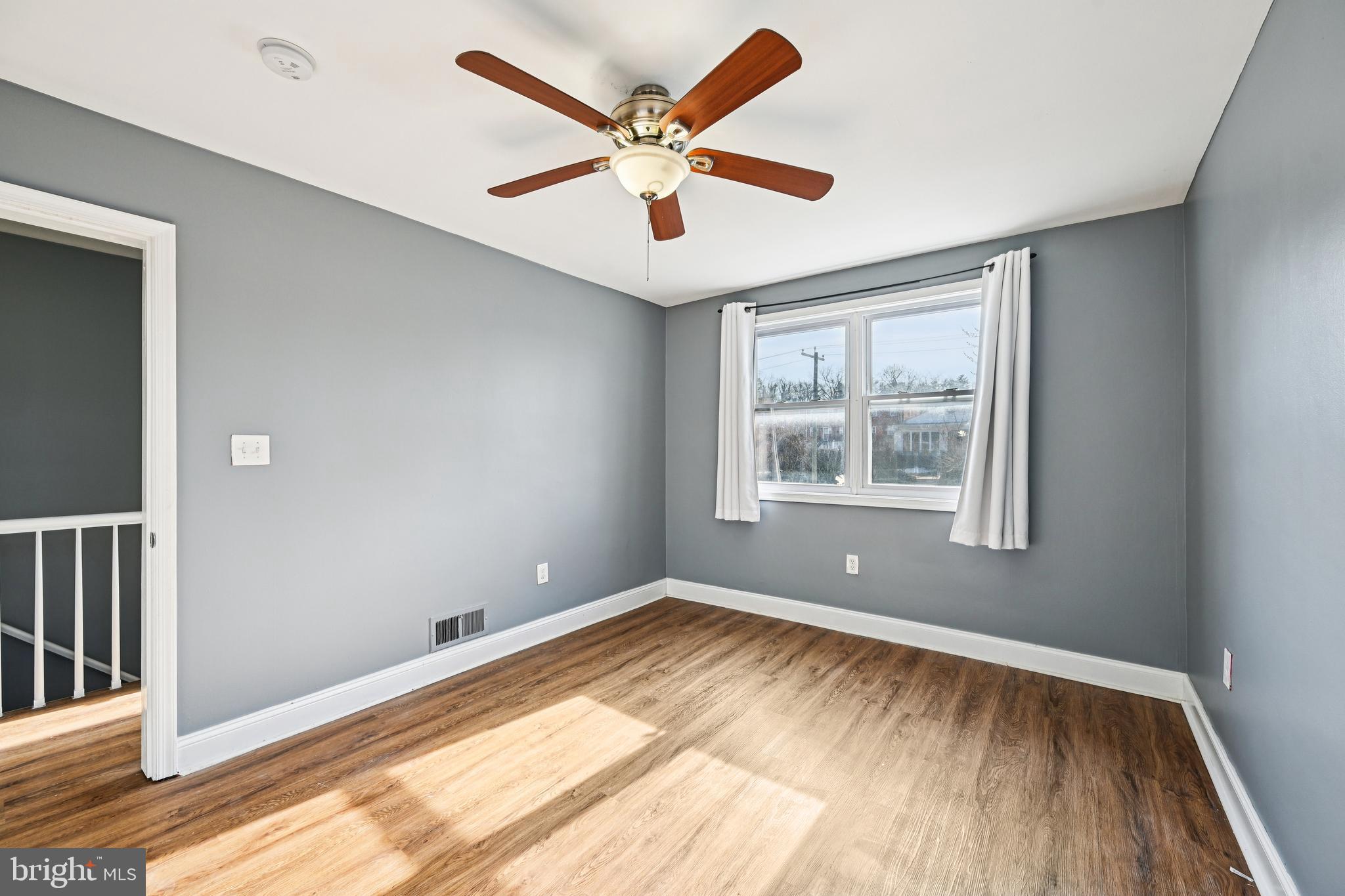 TEN HILLS - Residential