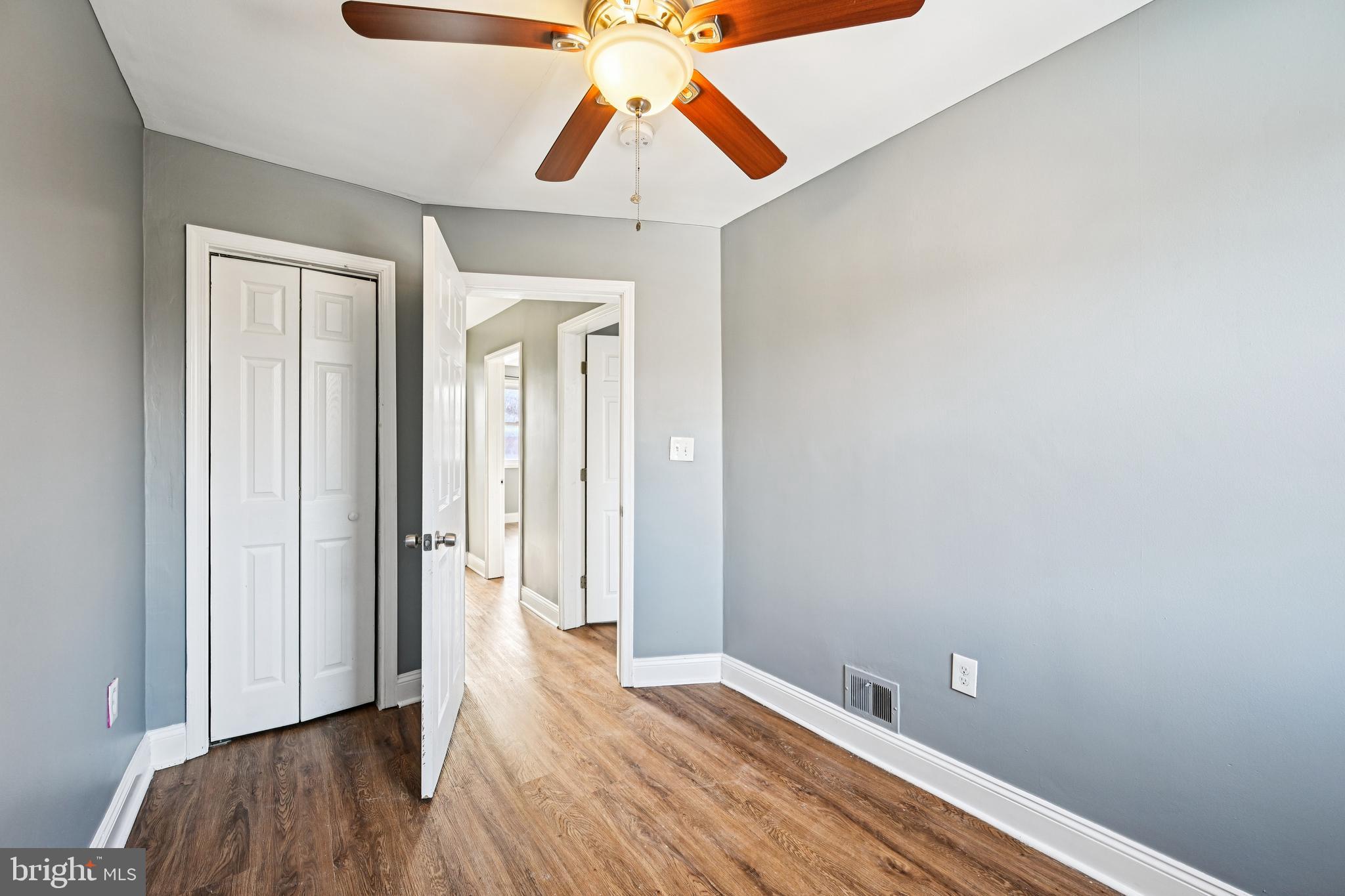 TEN HILLS - Residential