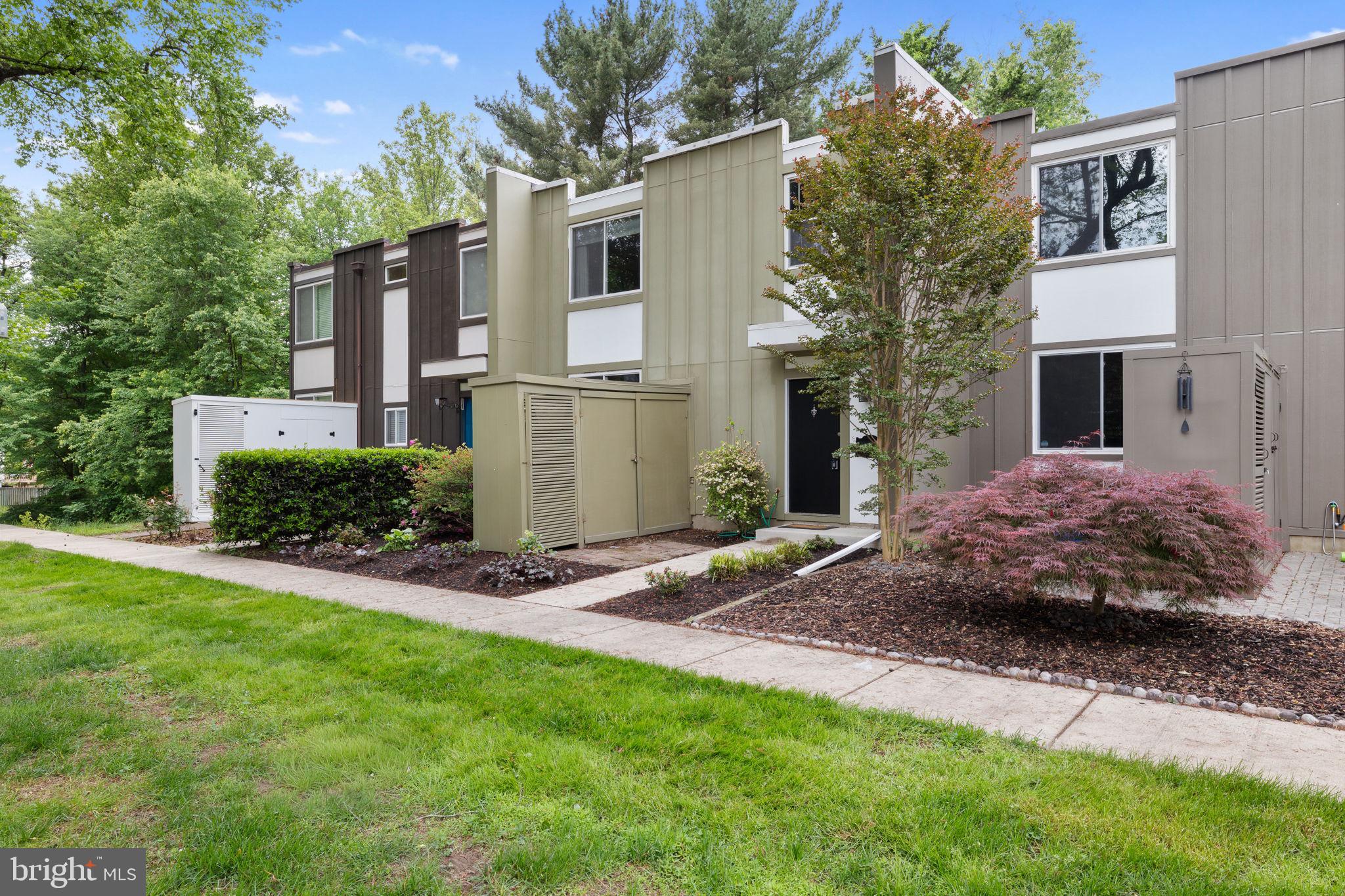 RESTON - Residential