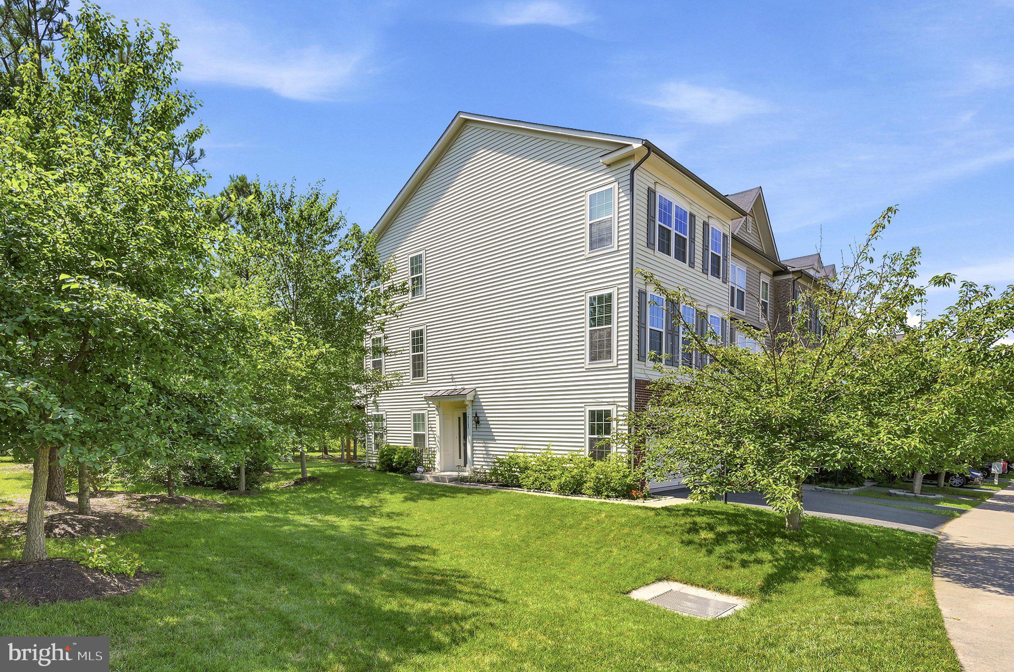 PEMBROOKE - Residential