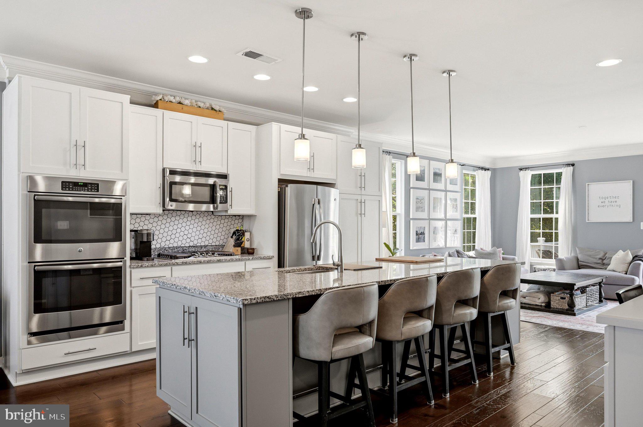 PEMBROOKE - Residential
