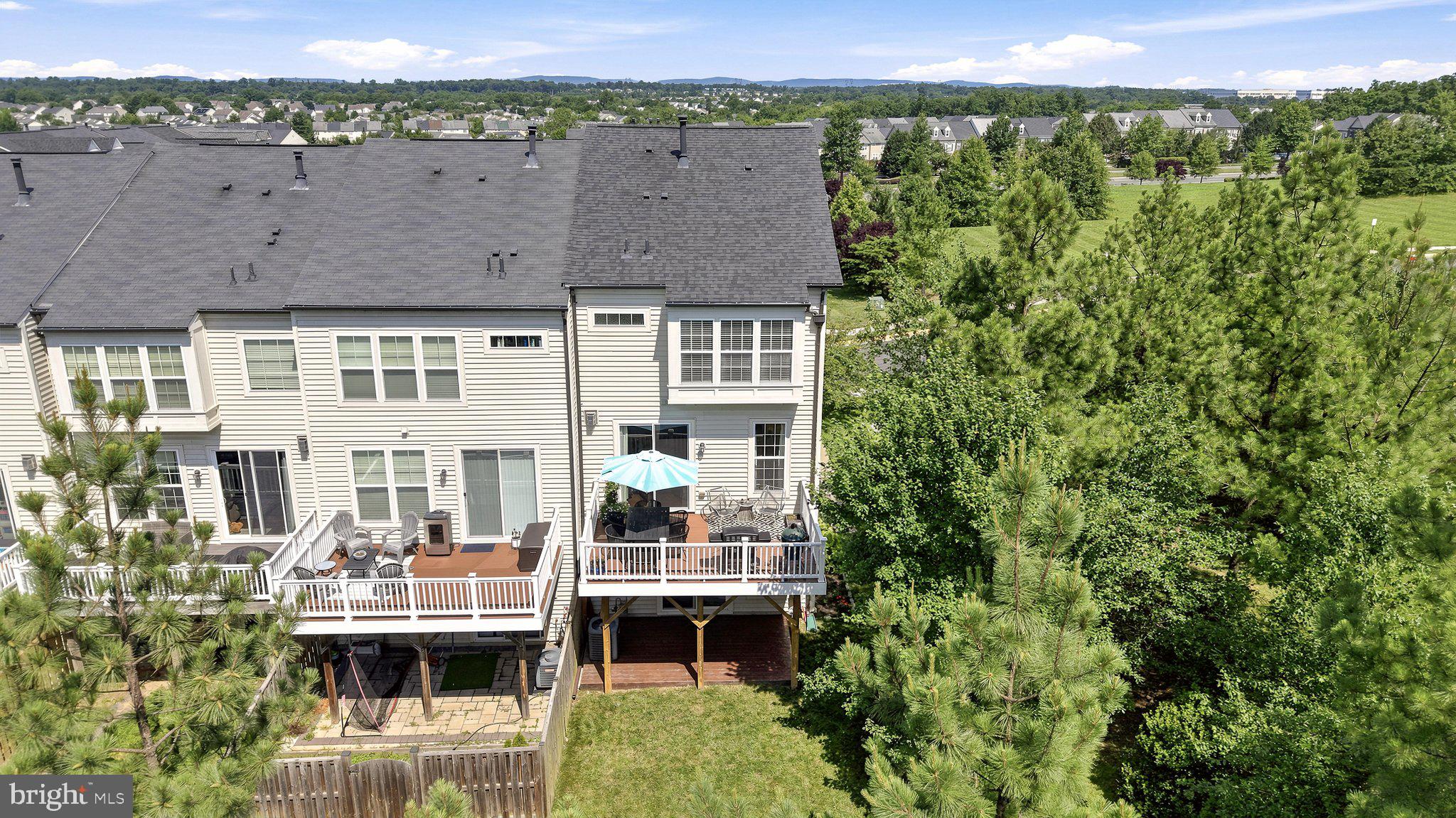 PEMBROOKE - Residential