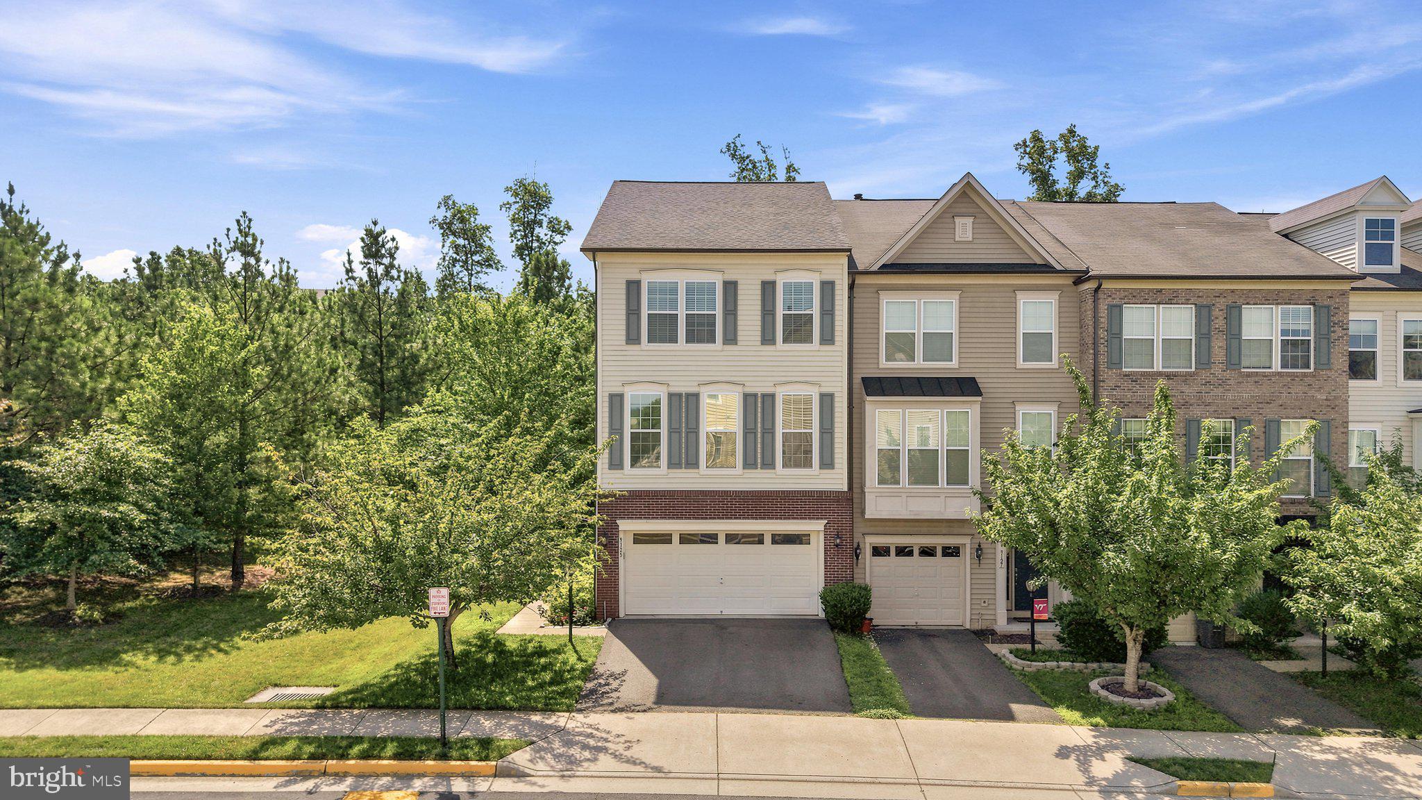 PEMBROOKE - Residential