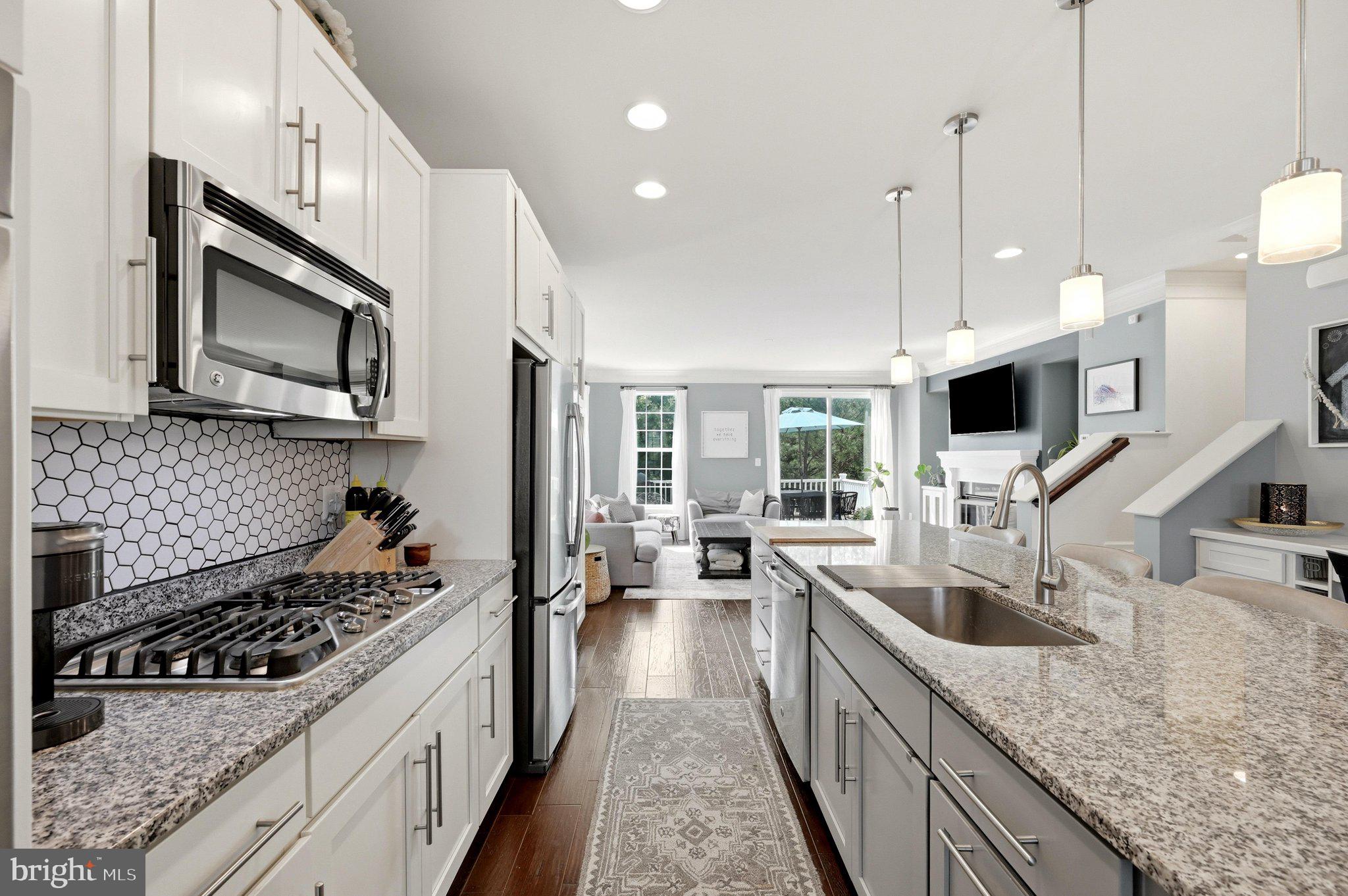 PEMBROOKE - Residential