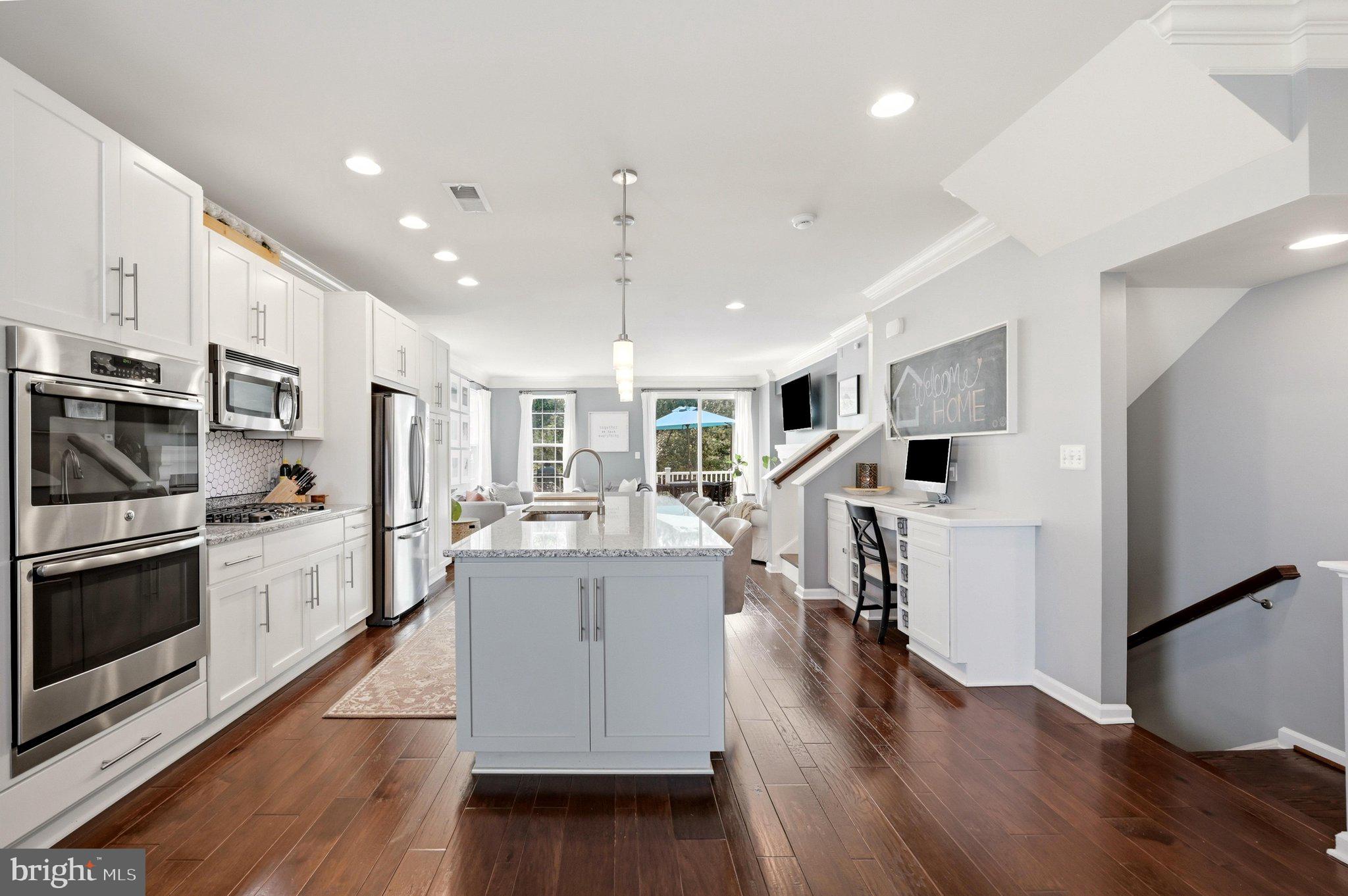 PEMBROOKE - Residential