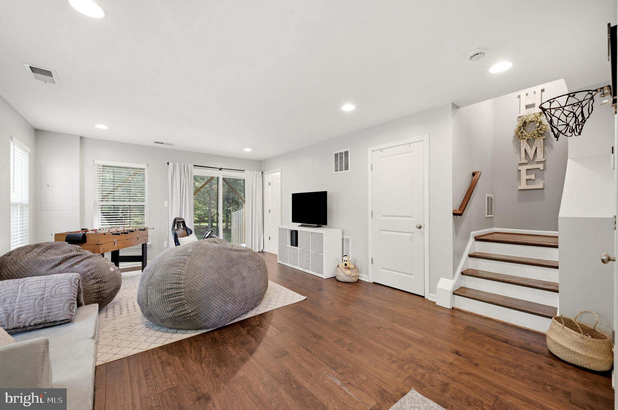 PEMBROOKE - Residential