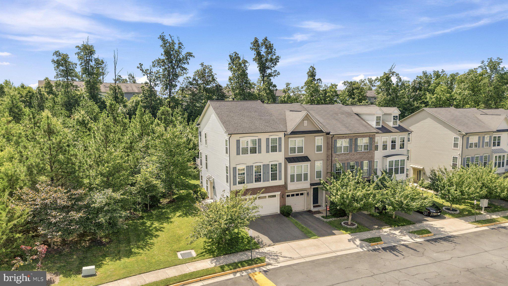 PEMBROOKE - Residential