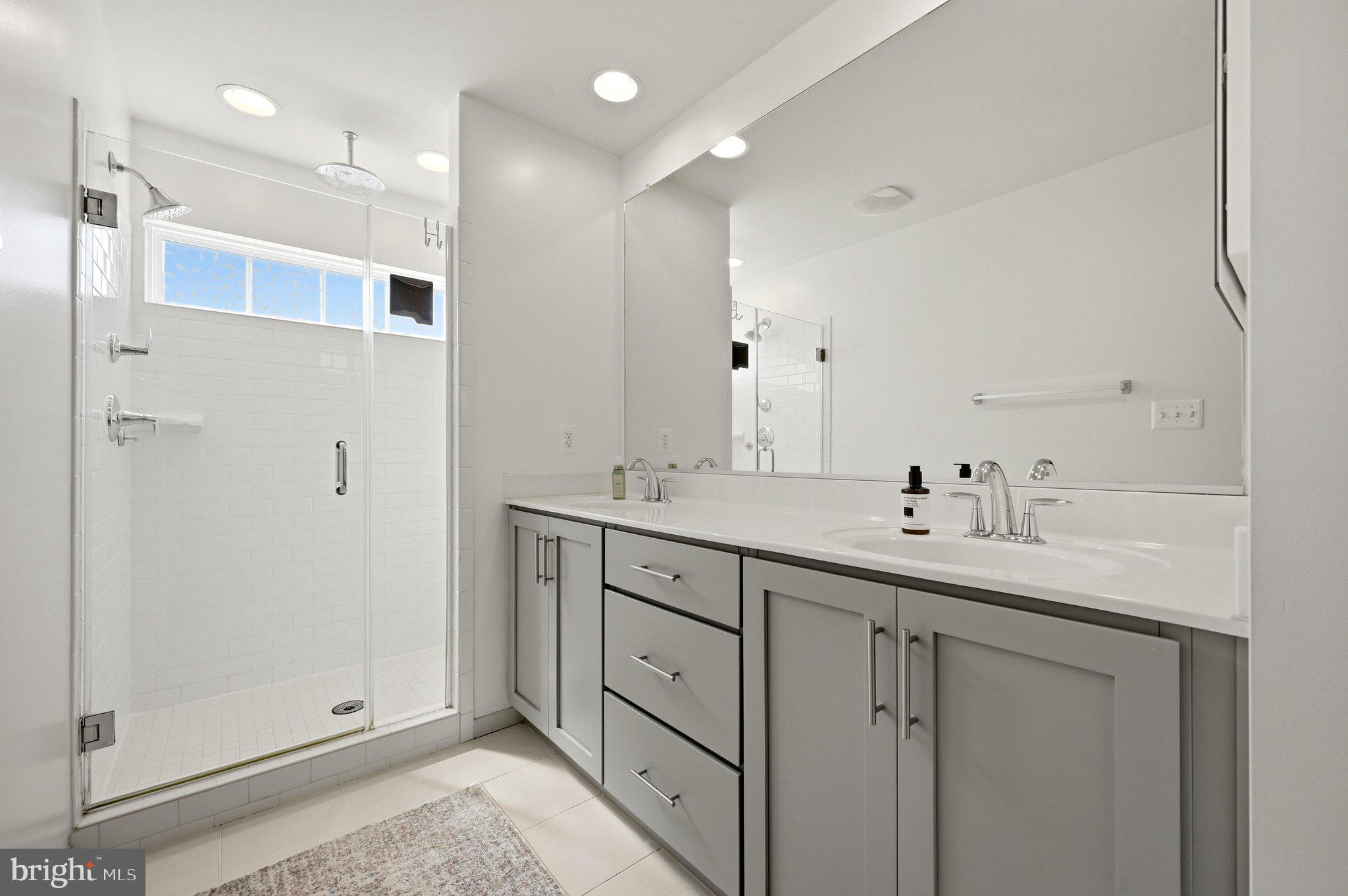PEMBROOKE - Residential
