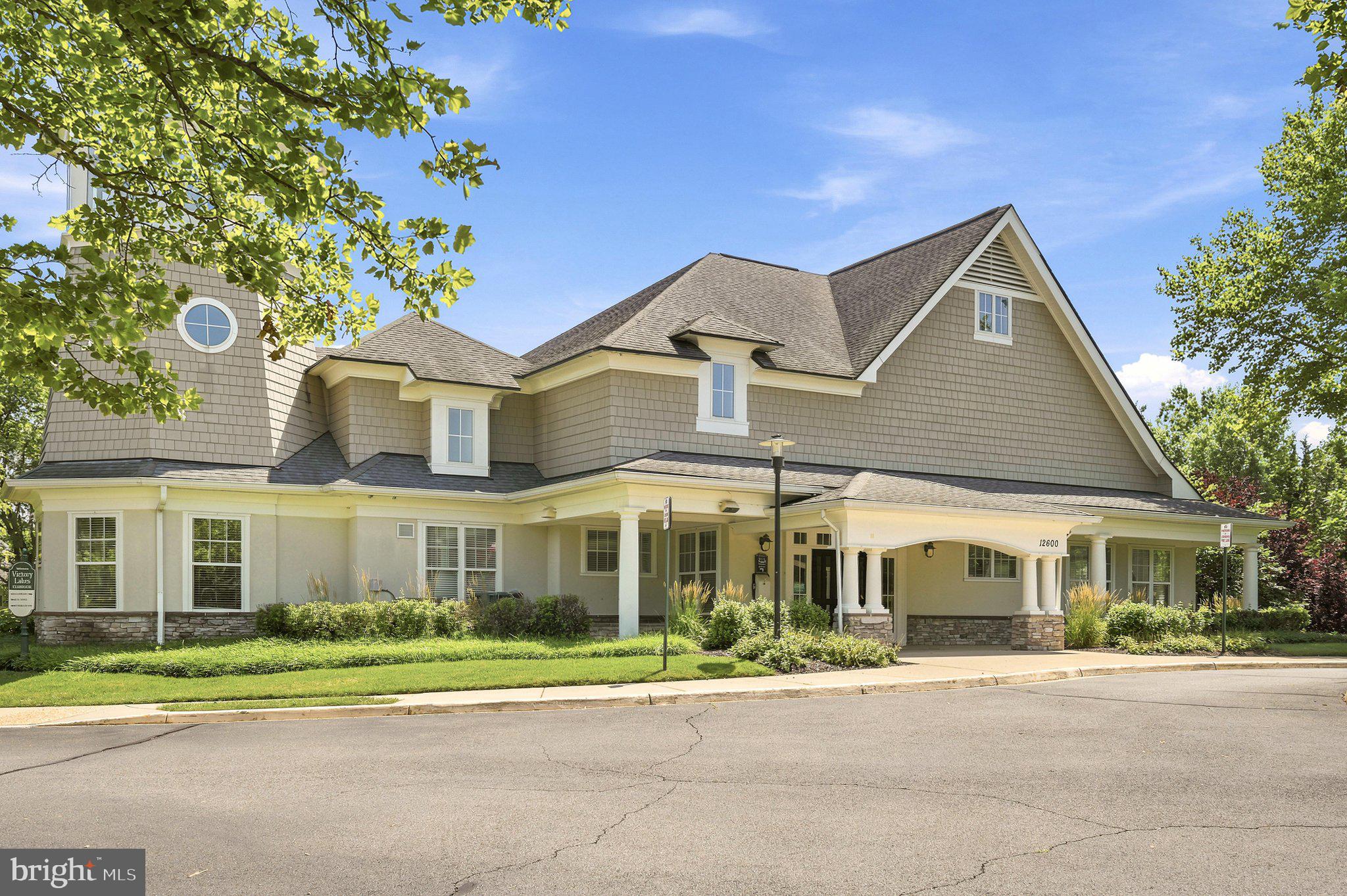 PEMBROOKE - Residential