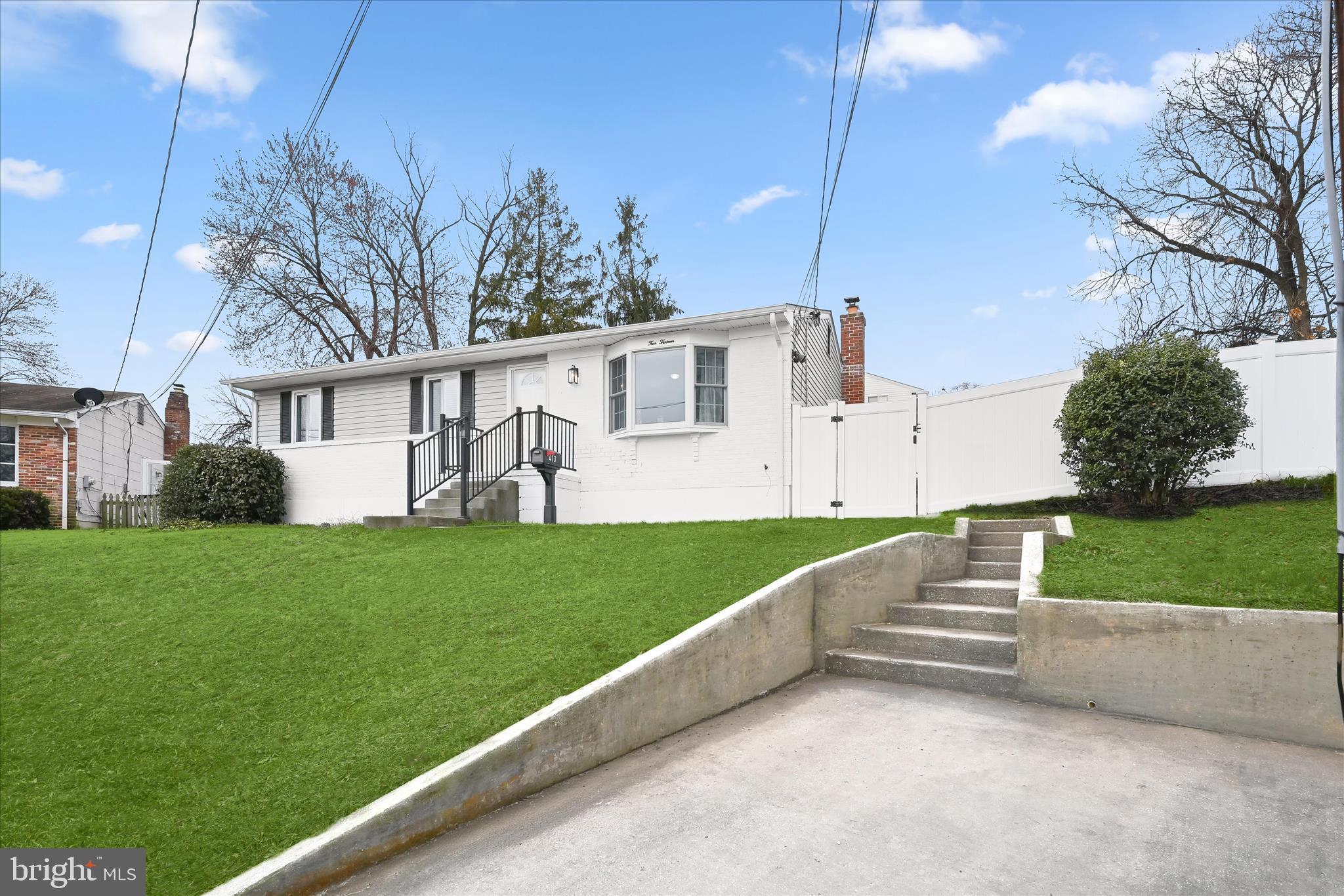 KINSLOUCH FARMS - Residential
