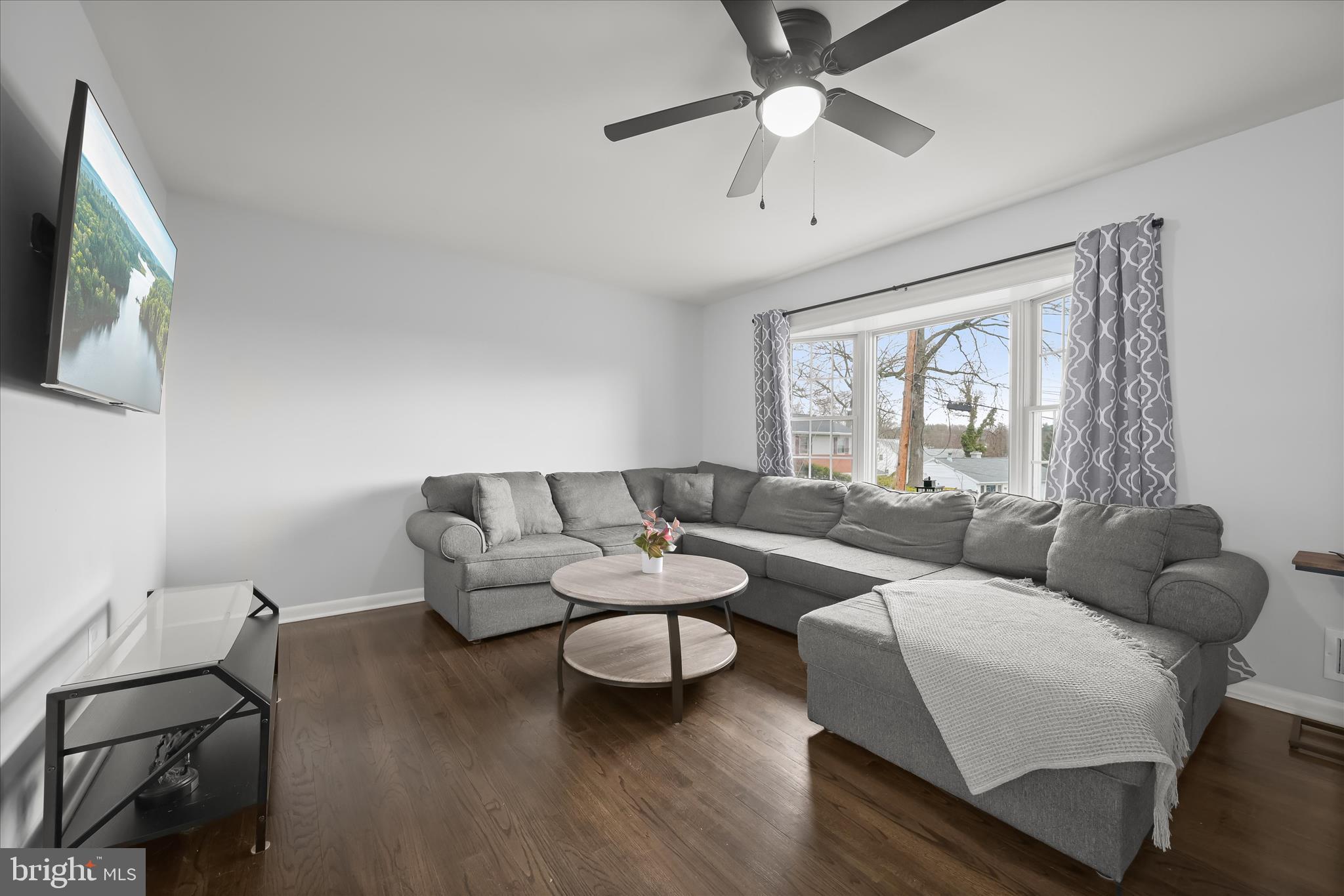 KINSLOUCH FARMS - Residential