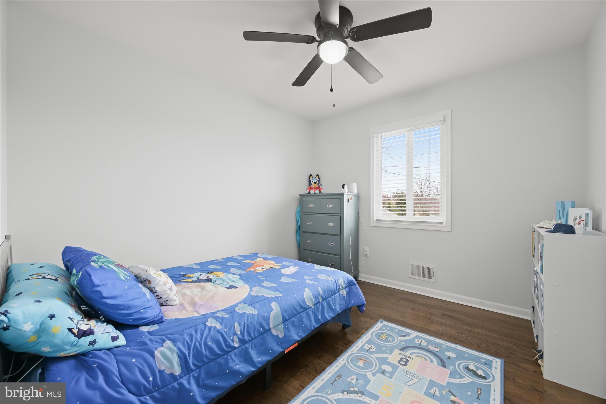 KINSLOUCH FARMS - Residential