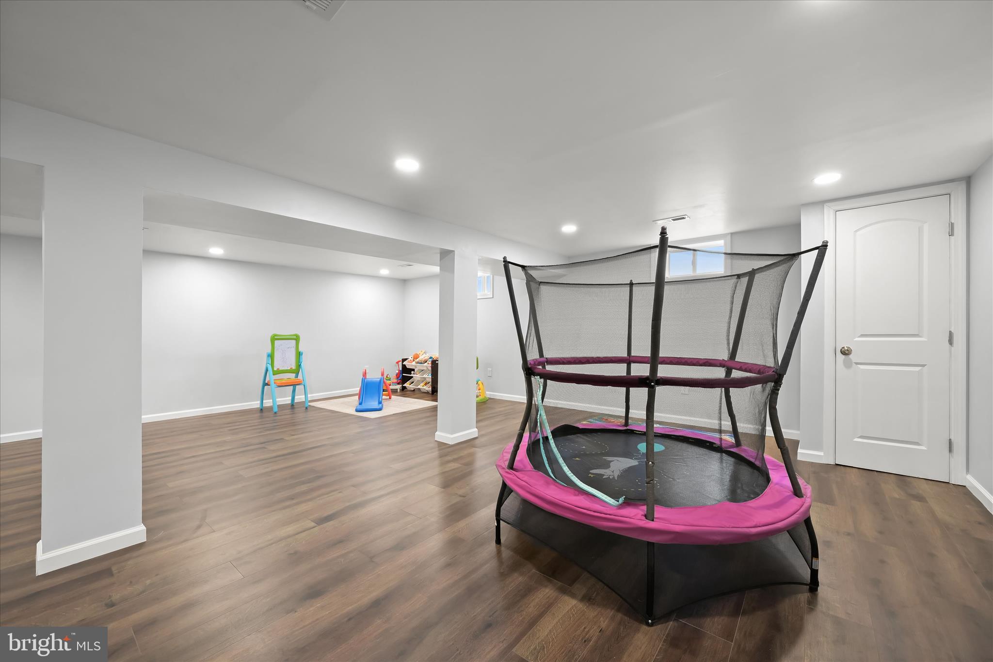 KINSLOUCH FARMS - Residential