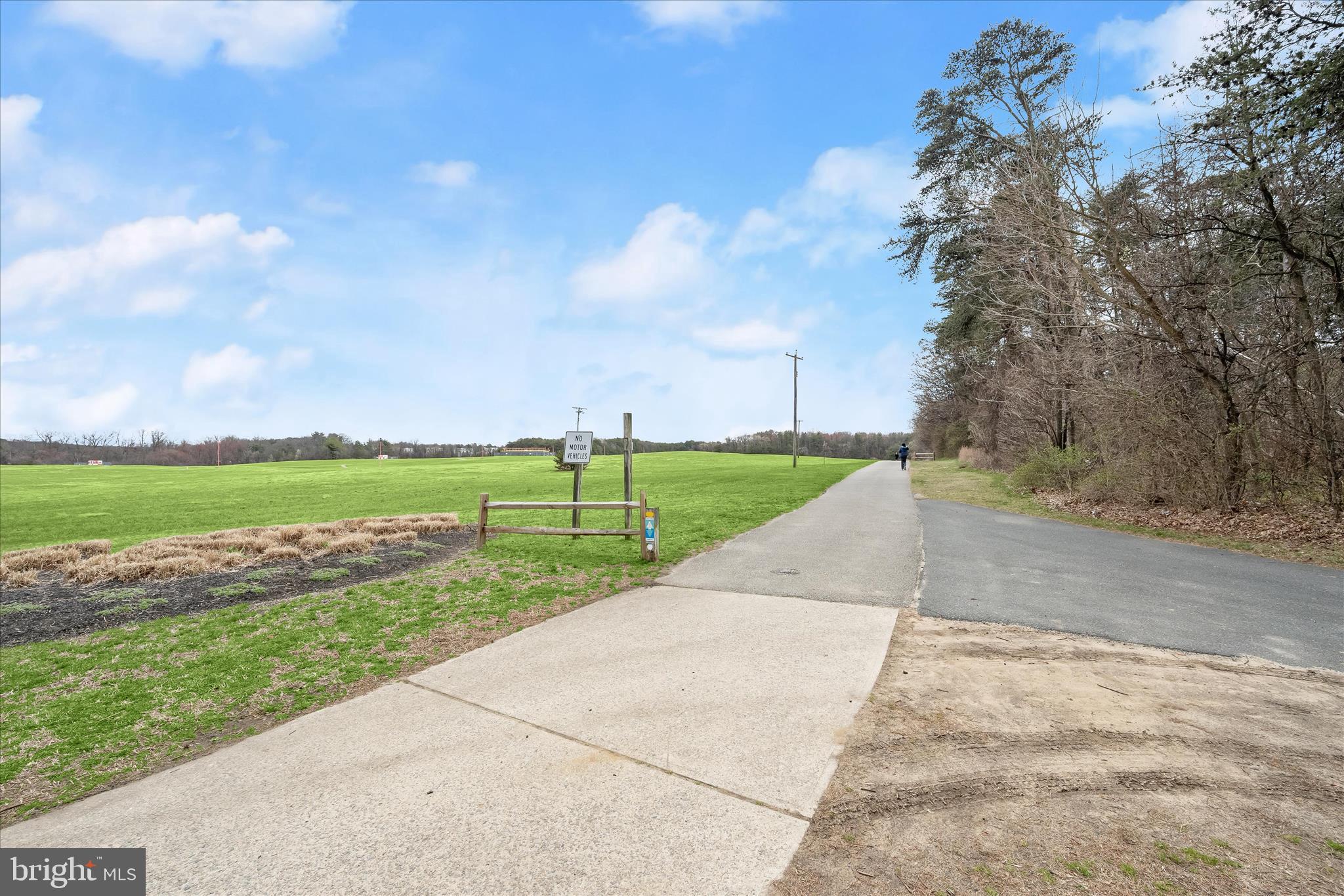 KINSLOUCH FARMS - Residential