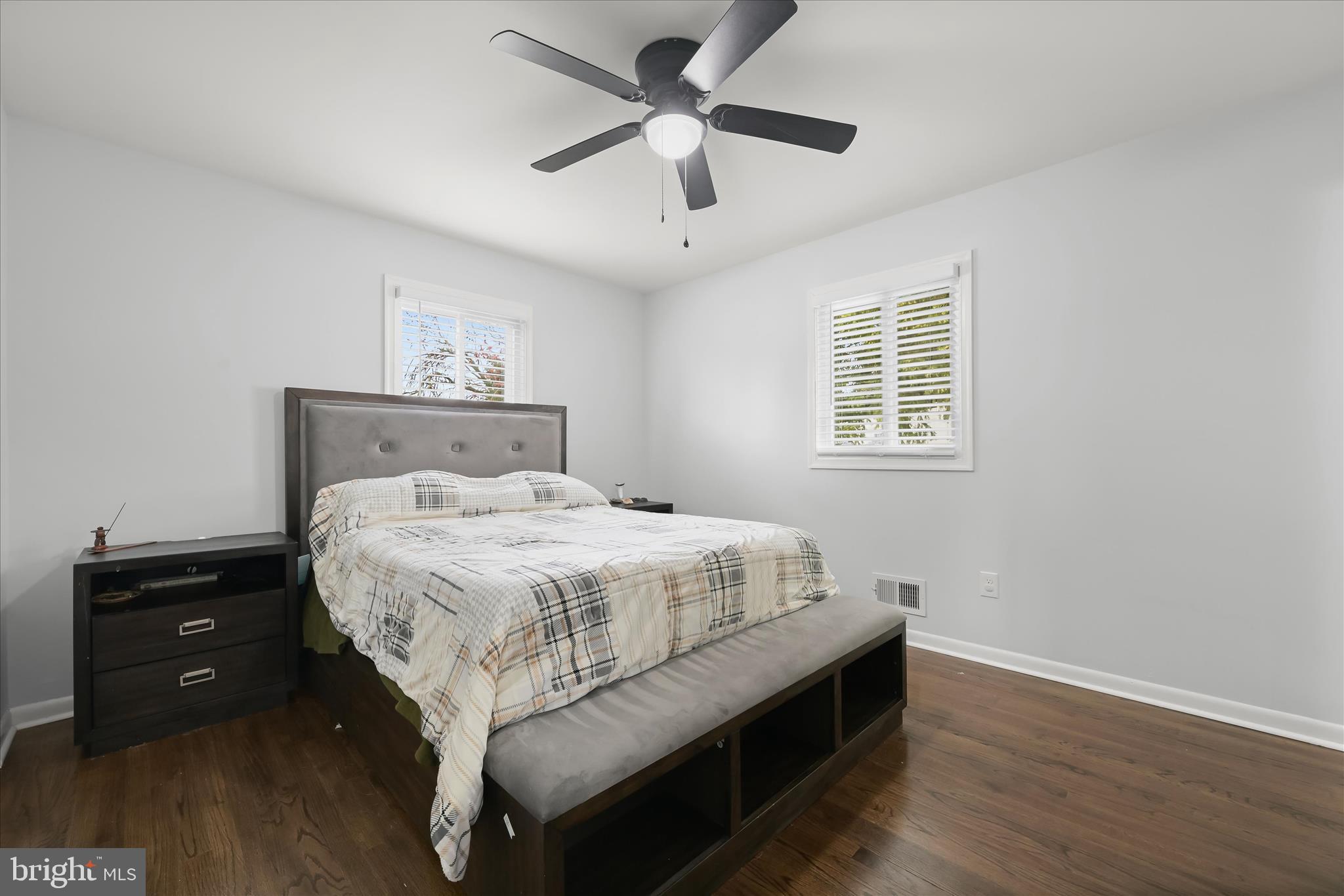 KINSLOUCH FARMS - Residential