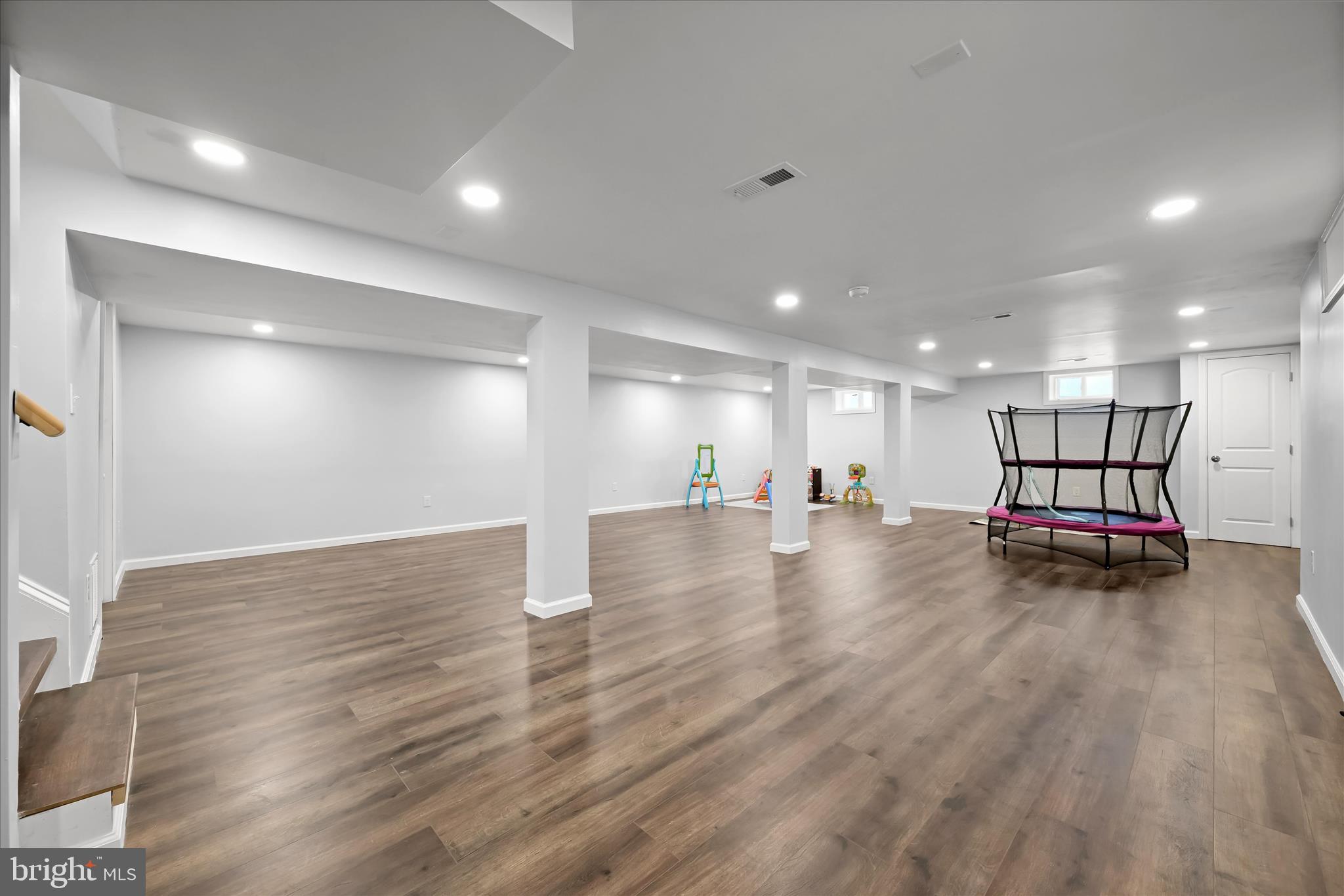 KINSLOUCH FARMS - Residential