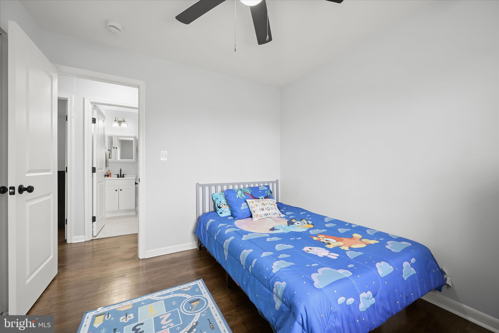 KINSLOUCH FARMS - Residential