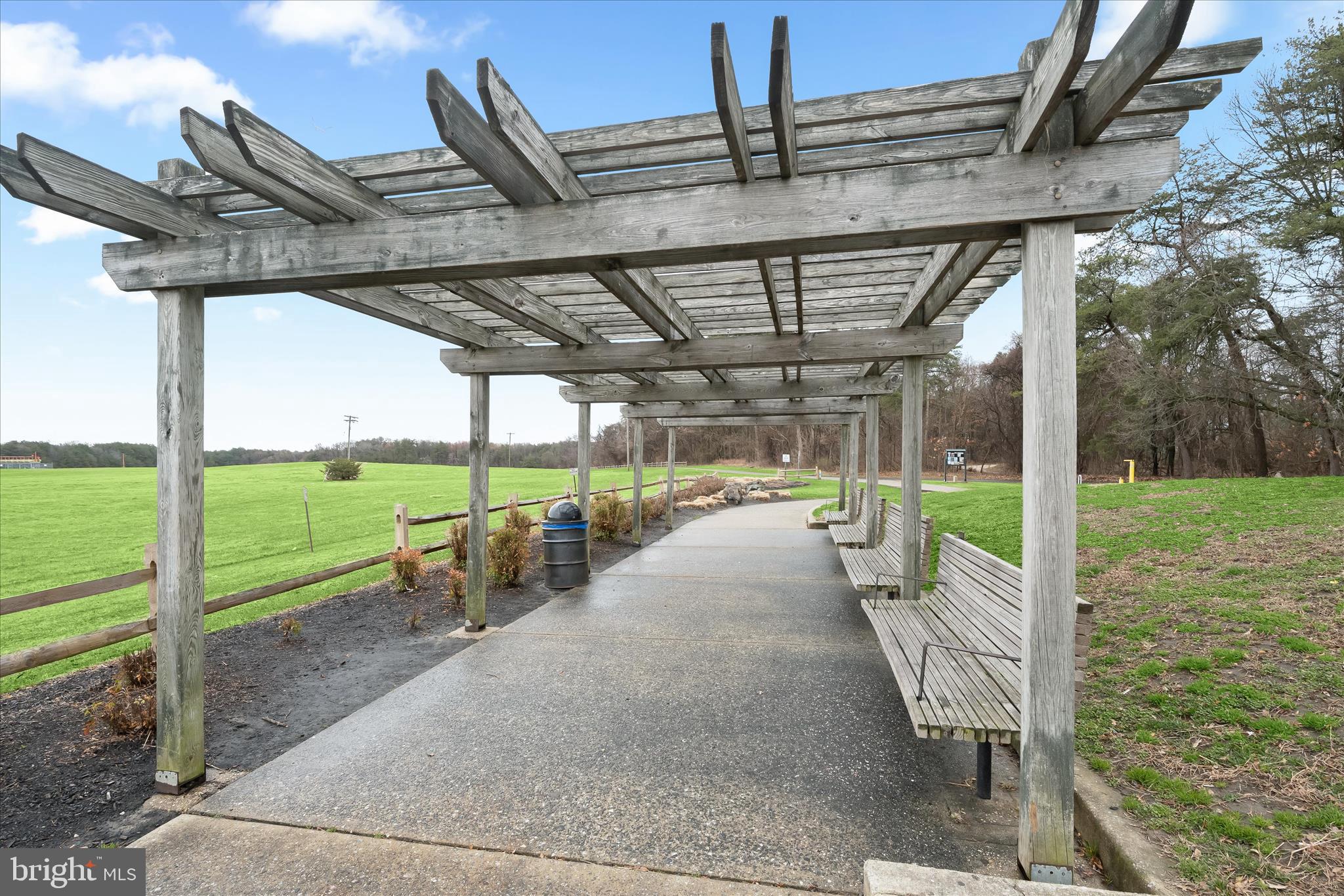 KINSLOUCH FARMS - Residential