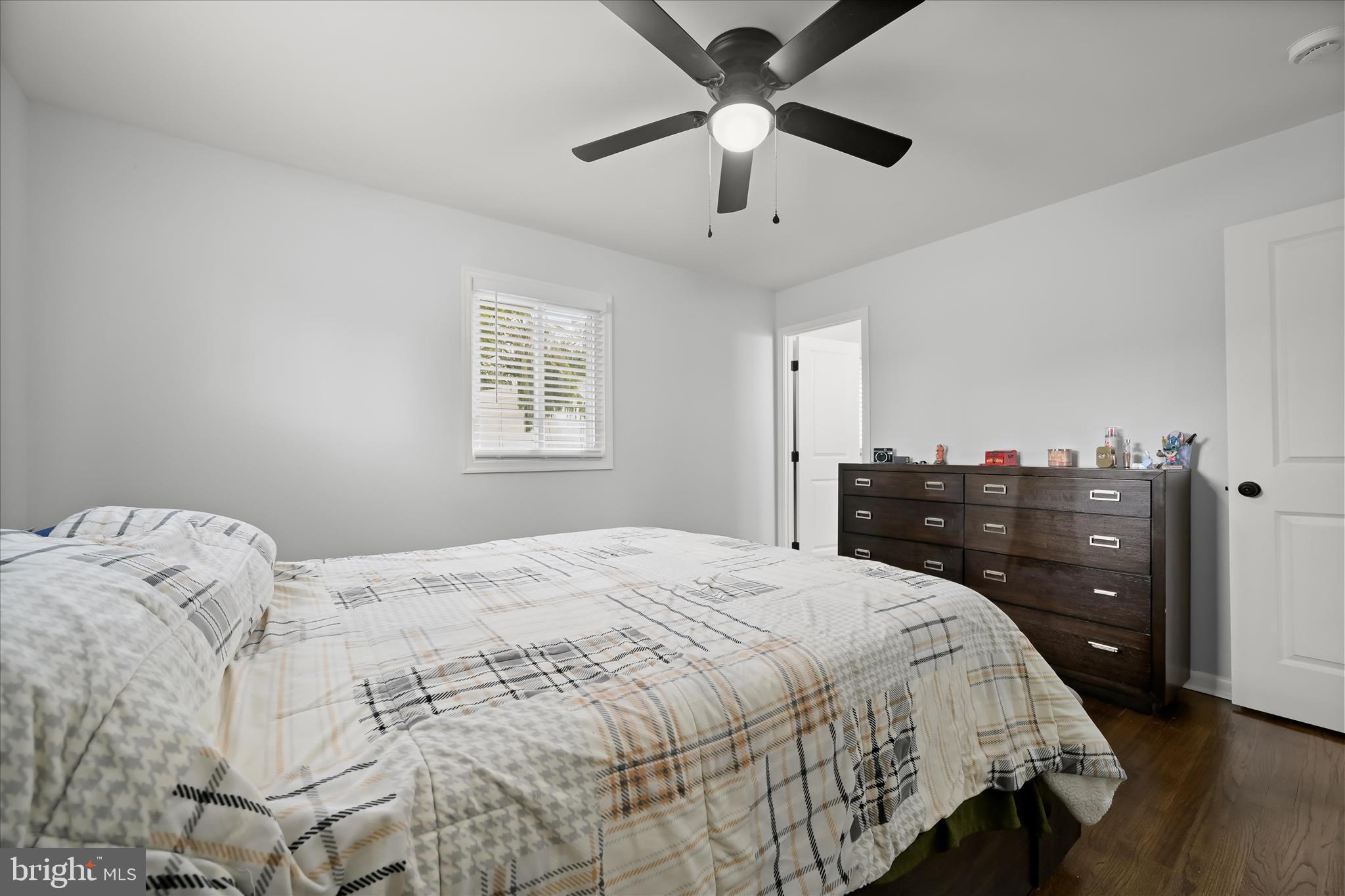 KINSLOUCH FARMS - Residential