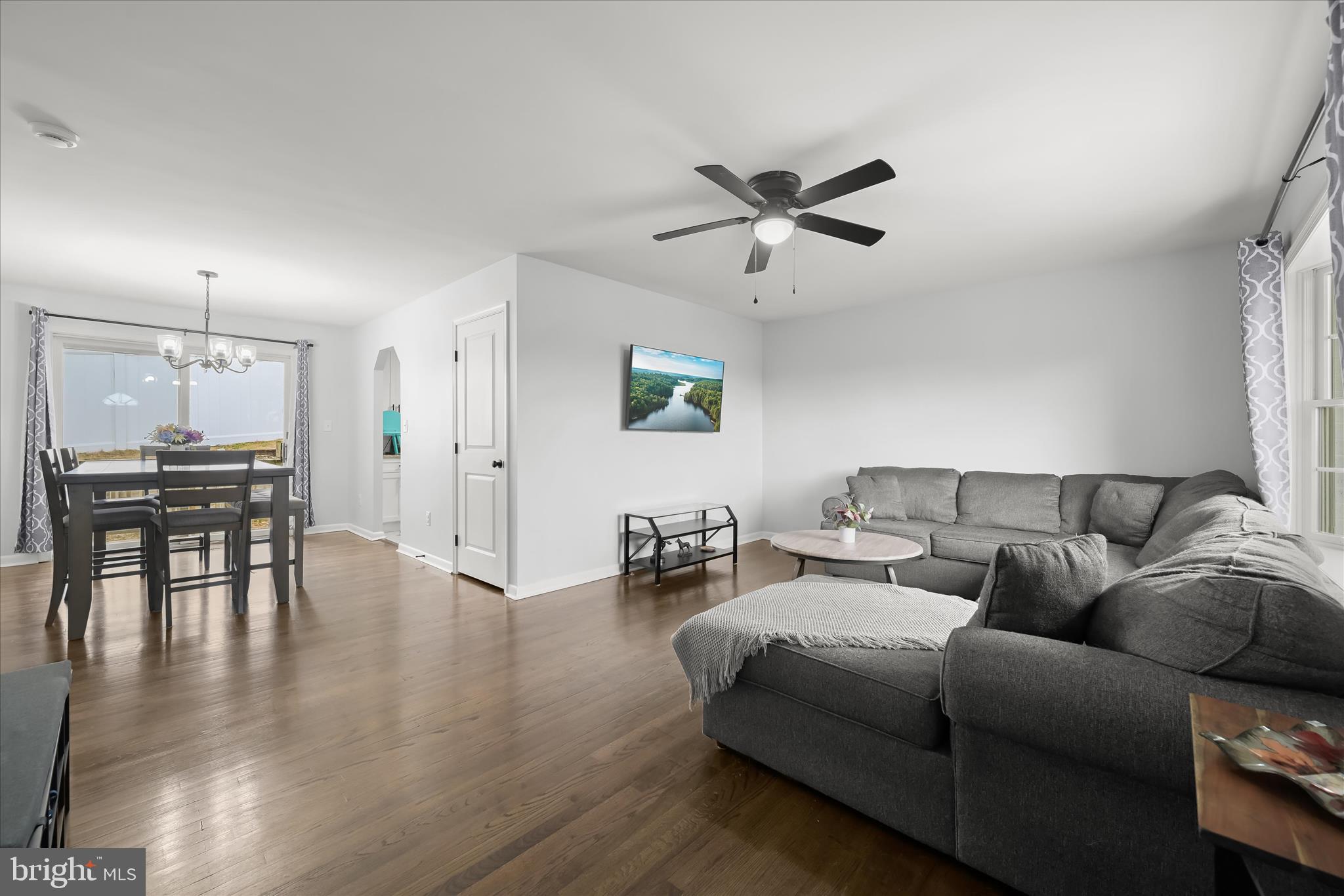 KINSLOUCH FARMS - Residential
