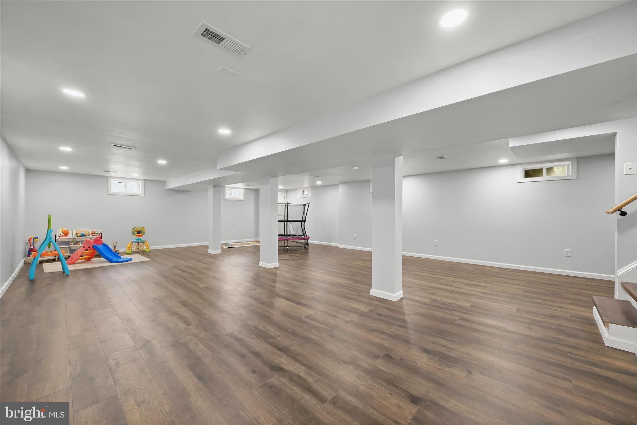 KINSLOUCH FARMS - Residential