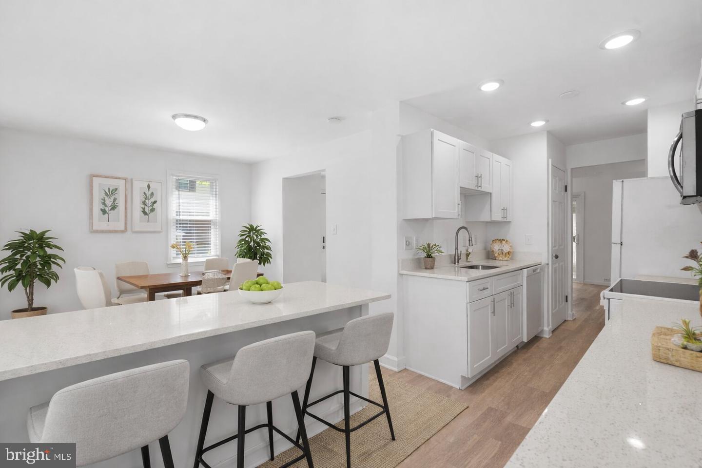 SHADY GROVE VILLAGE - Residential