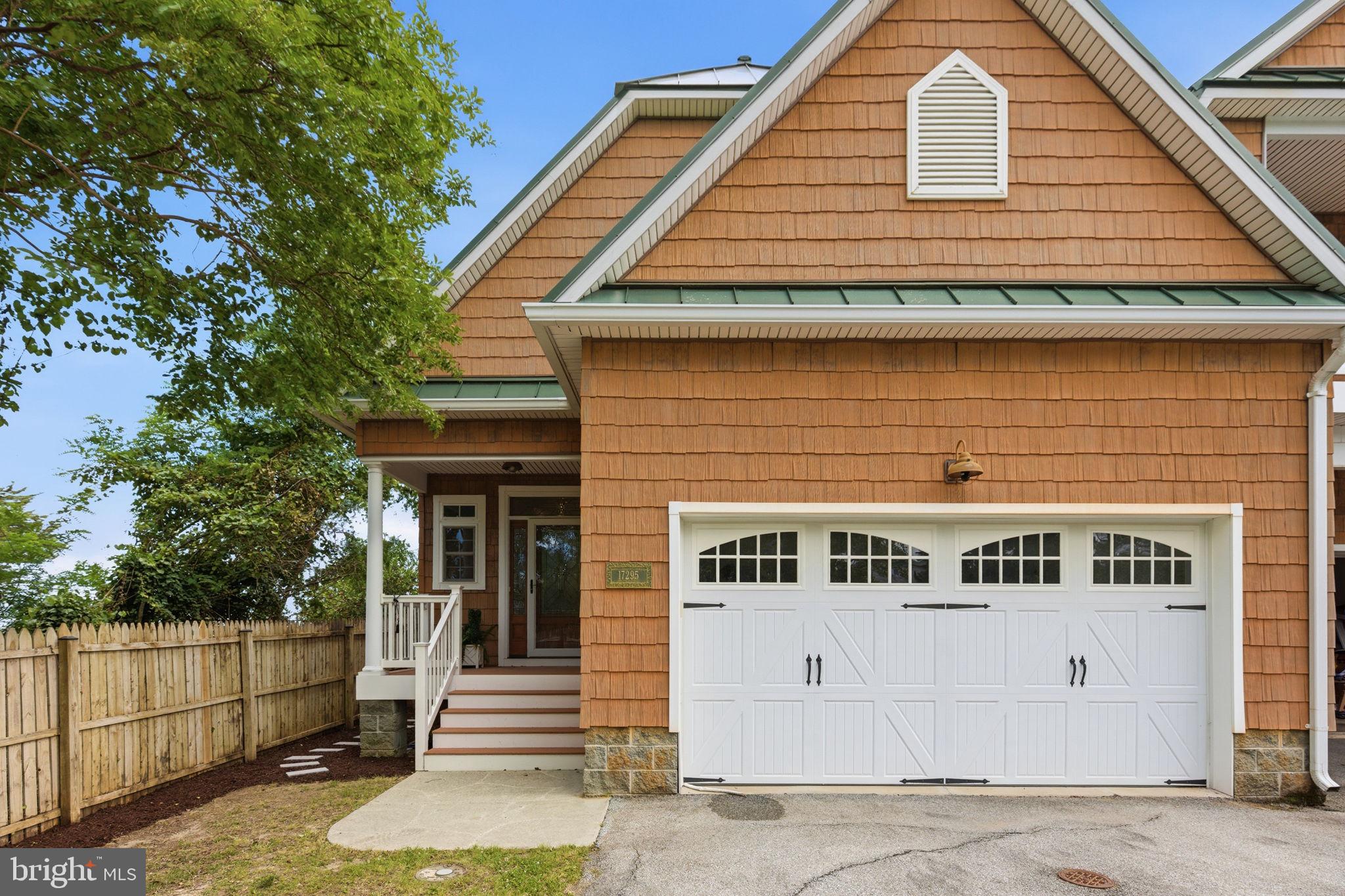 OAKWOOD LODGE - Residential