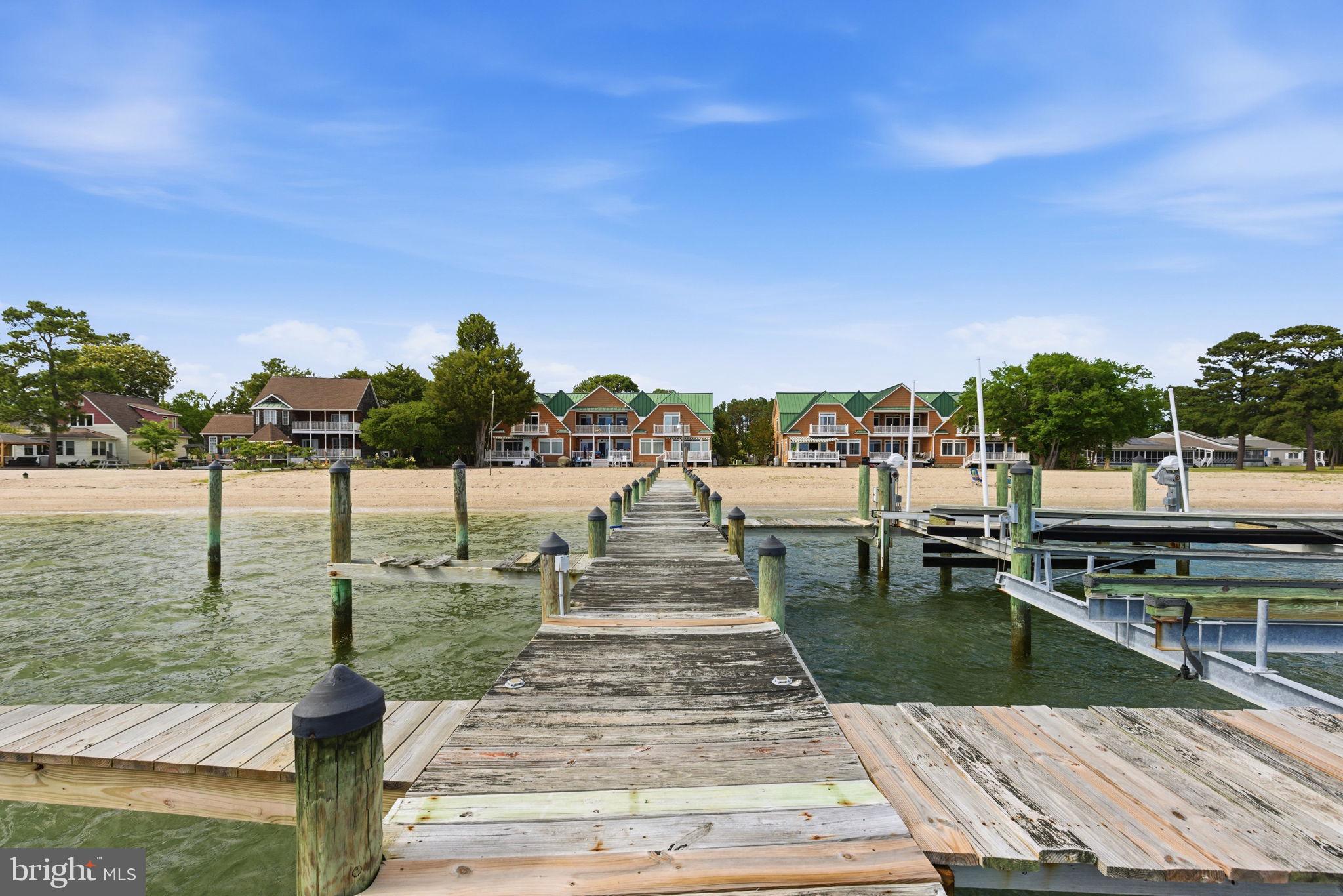 OAKWOOD LODGE - Residential